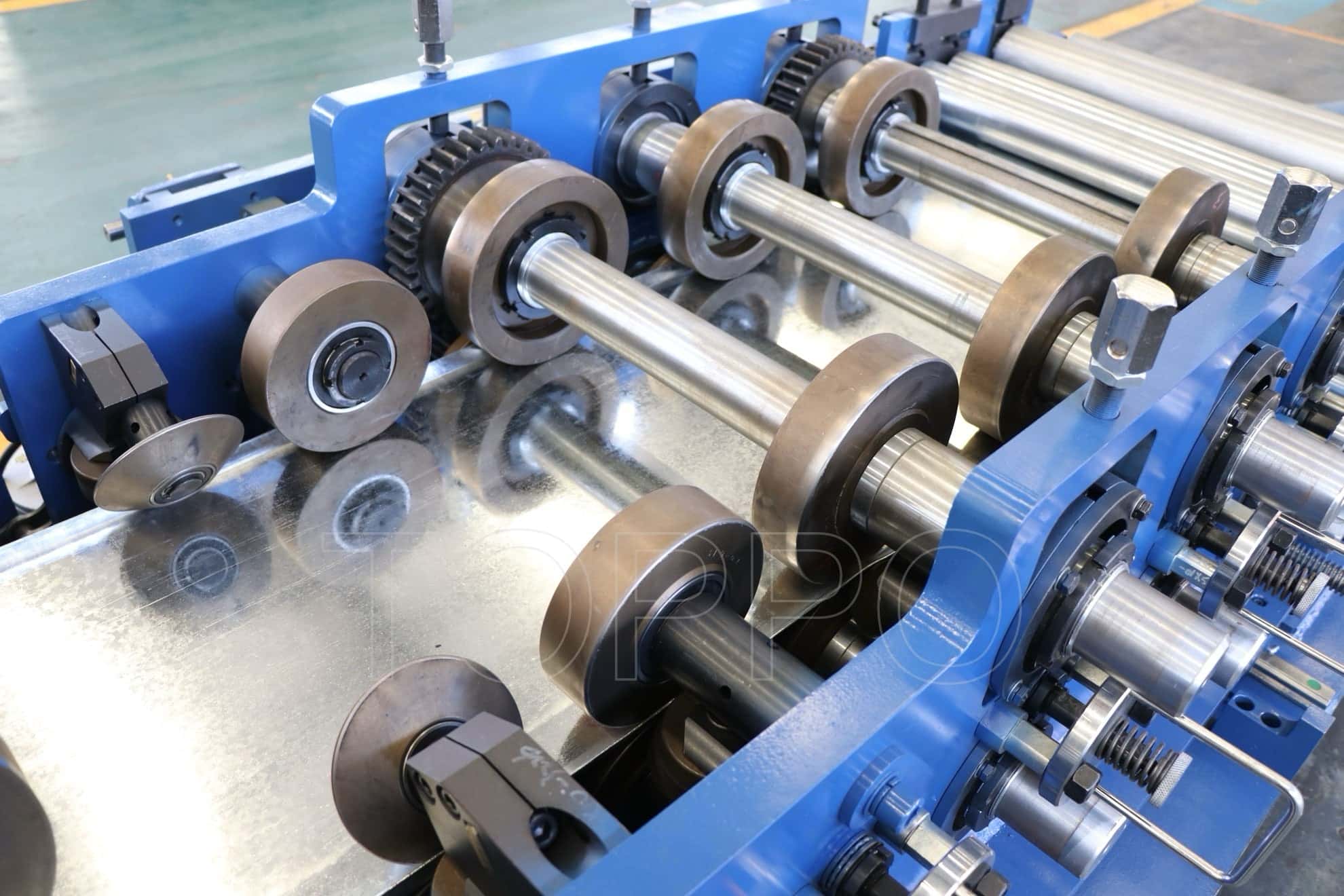 Interchangeable CZU Purlin Roll Forming Machine with Hydraulic Cutting