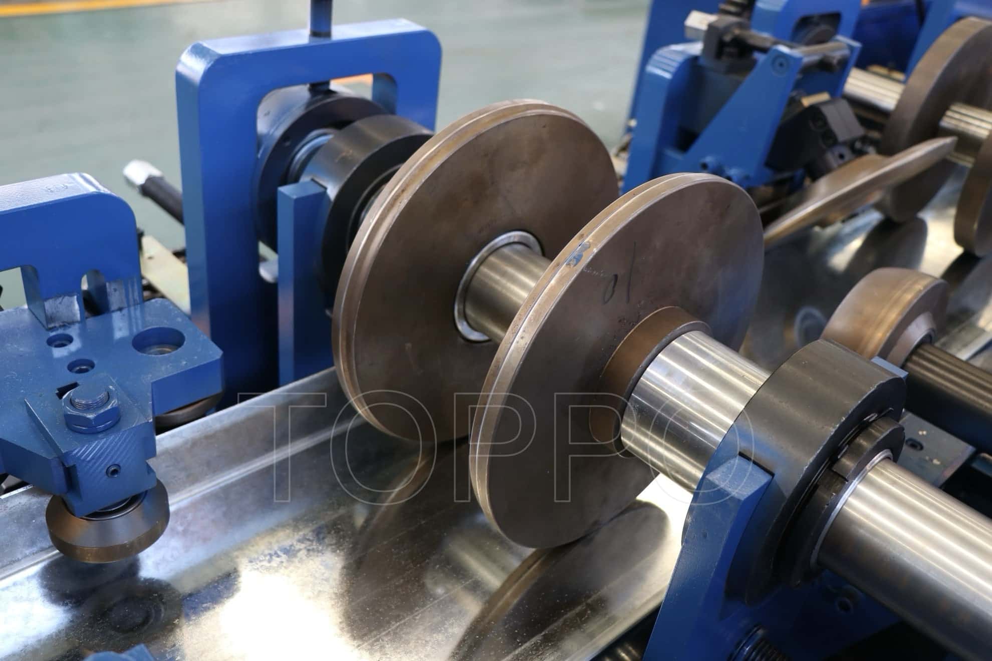 Fully Automatic CZU Purlin Roll Forming Machine with Hydraulic Punching