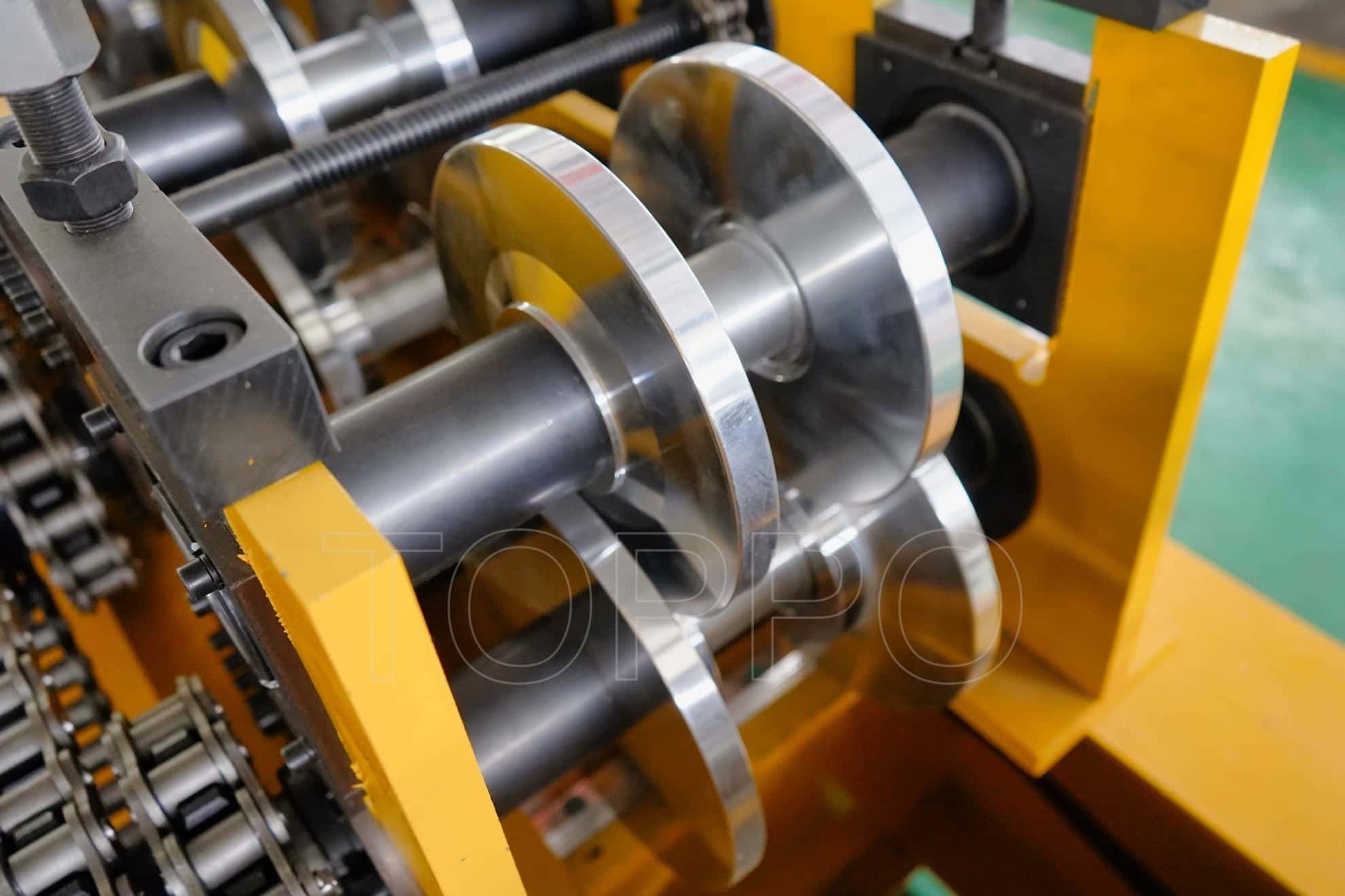 Heavy-Duty Double Motor CZ Purlin Roll Forming Machine with Post Punching