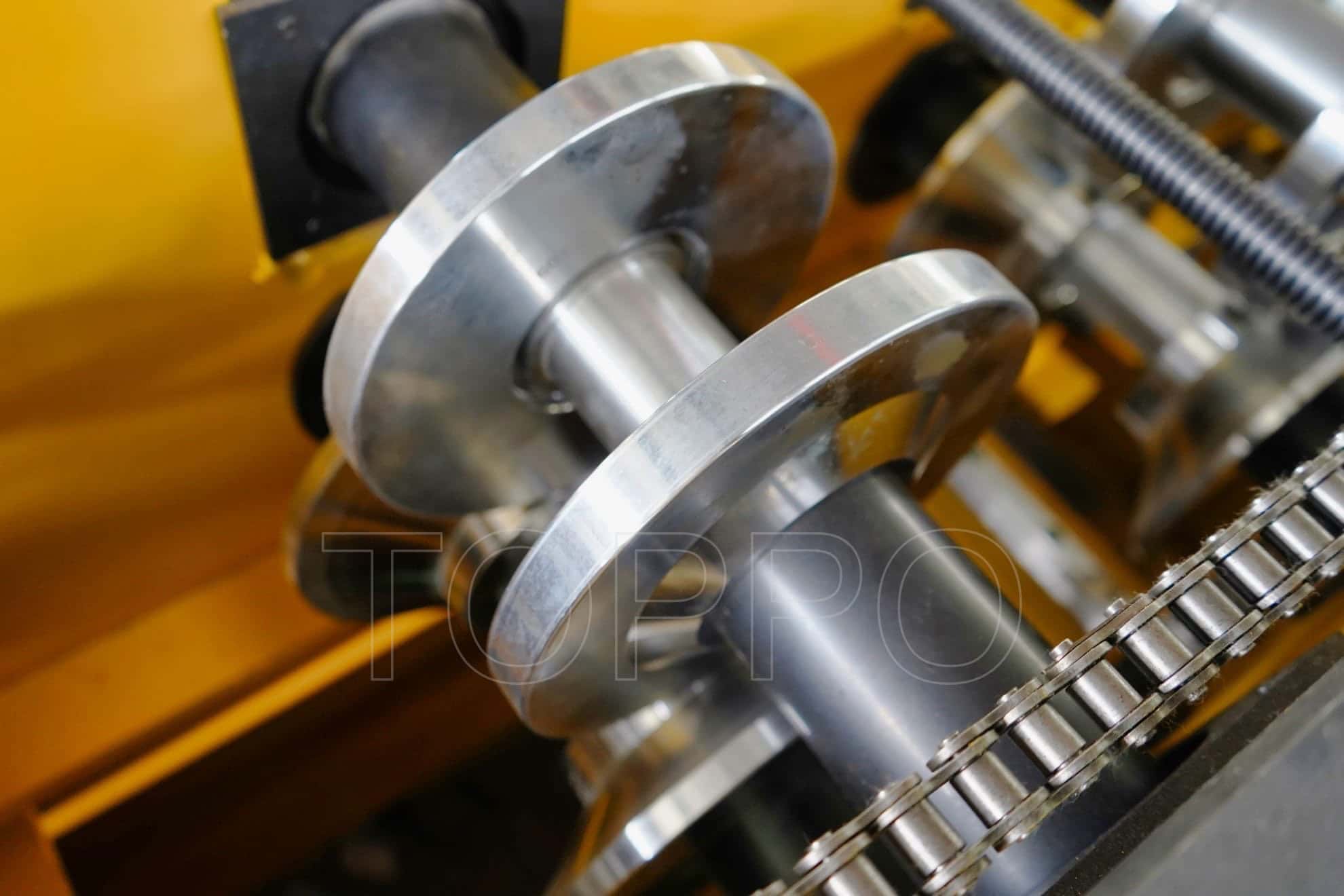 Heavy-Duty Double Motor CZ Purlin Roll Forming Machine with Post Punching
