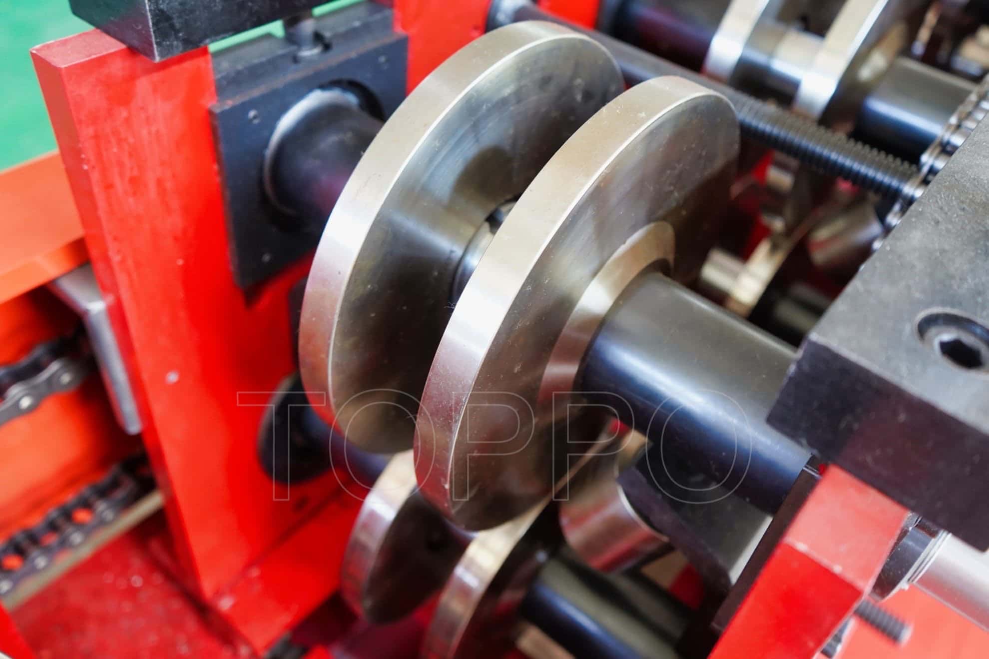 Heavy Frame Red Automatic CZU Purlin Roll Forming Machine