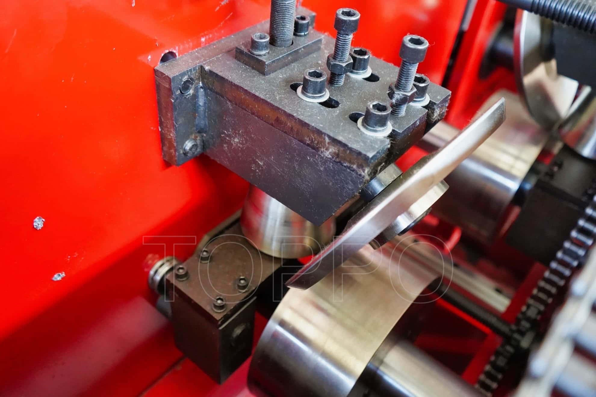 Heavy Frame Red Automatic CZU Purlin Roll Forming Machine