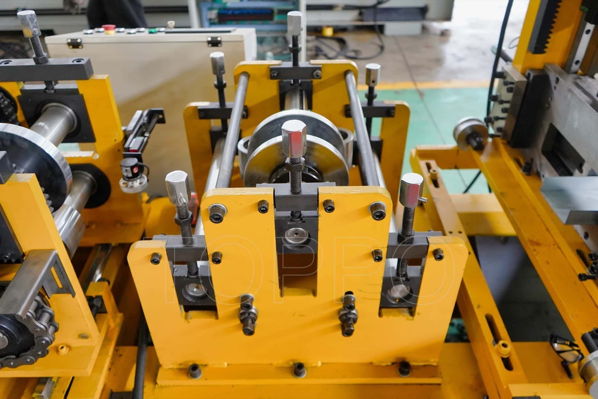 Yellow Frame Automatic CZU Purlin Roll Forming Machine