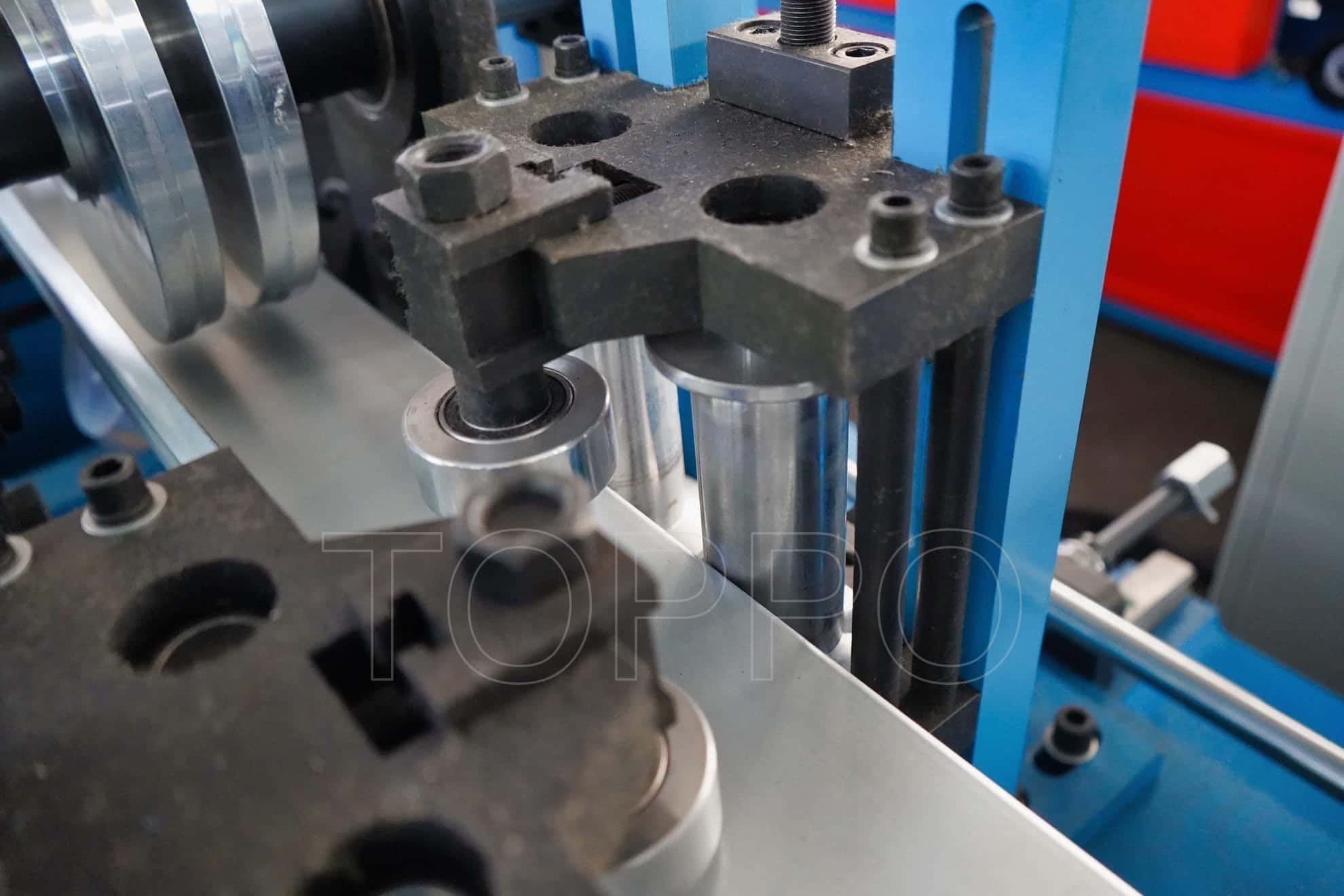 Industrial Automatic CZU Purlin Roll Forming Machine with Hydraulic Punching
