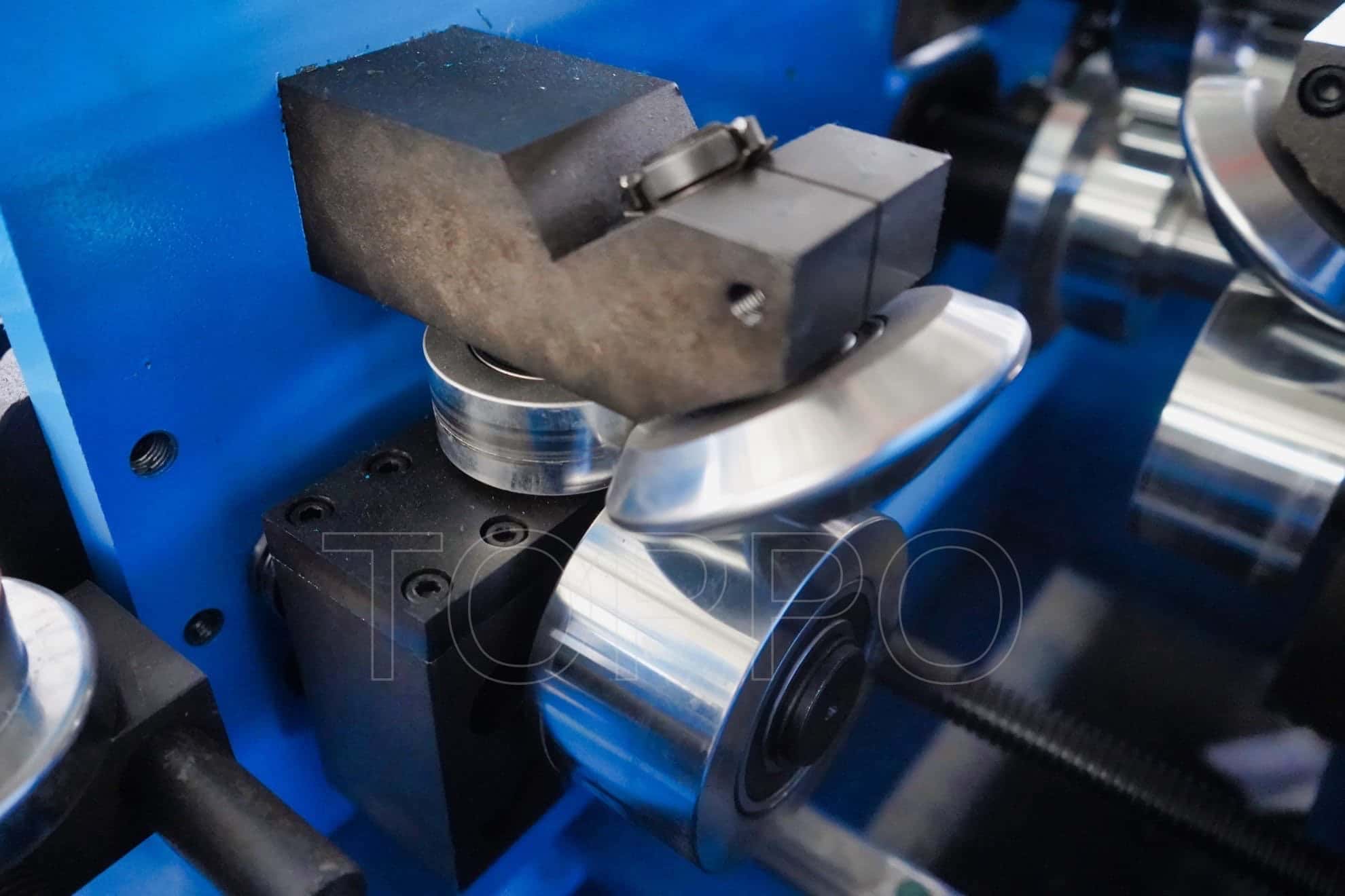 Advanced Automatic CZU Purlin Roll Forming Machine with Online Punching