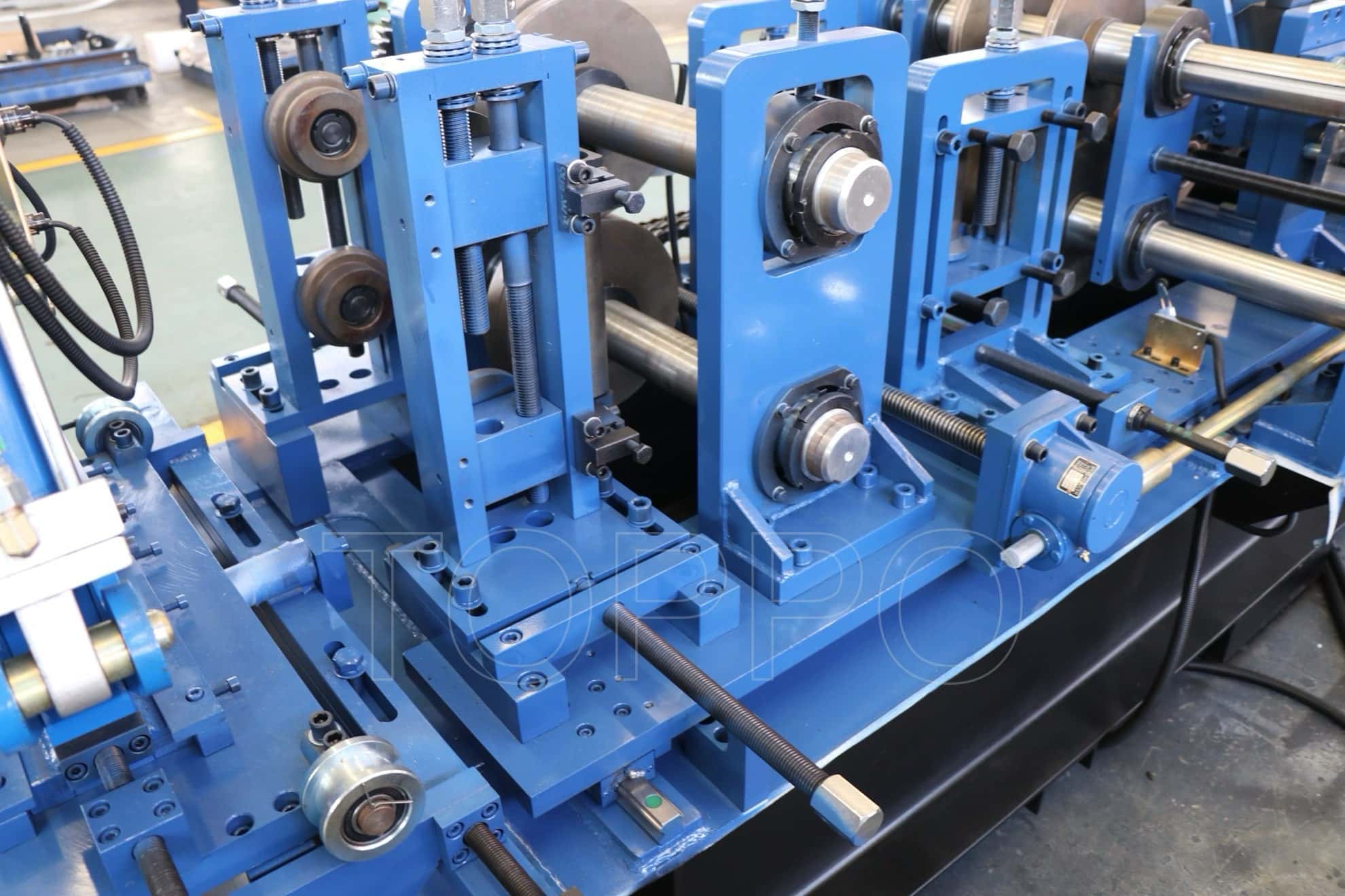Heavy Duty Automatic CZU Purlin Roll Forming Machine for Steel Structure Production