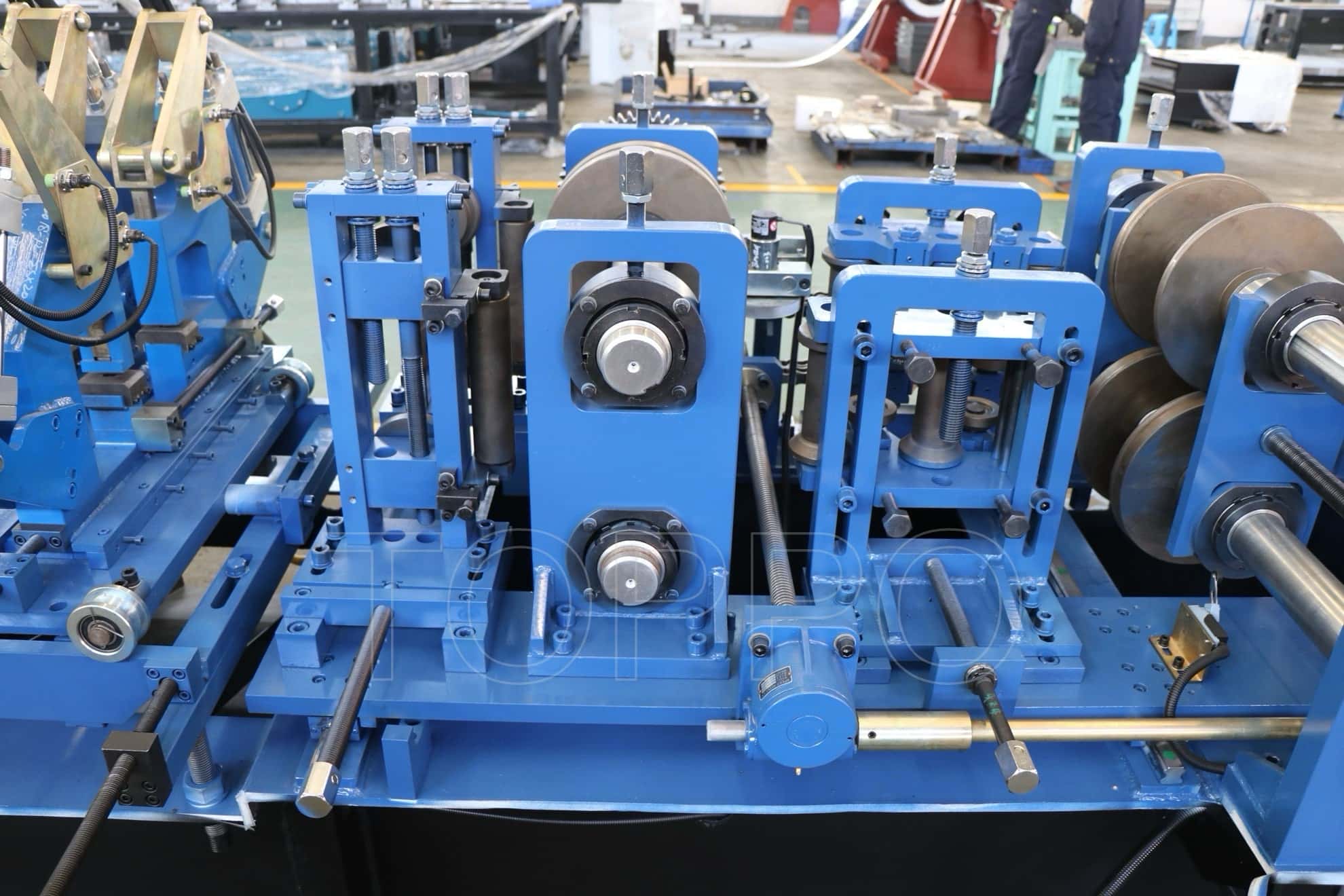 Interchangeable CZU Purlin Roll Forming Machine with Hydraulic Cutting