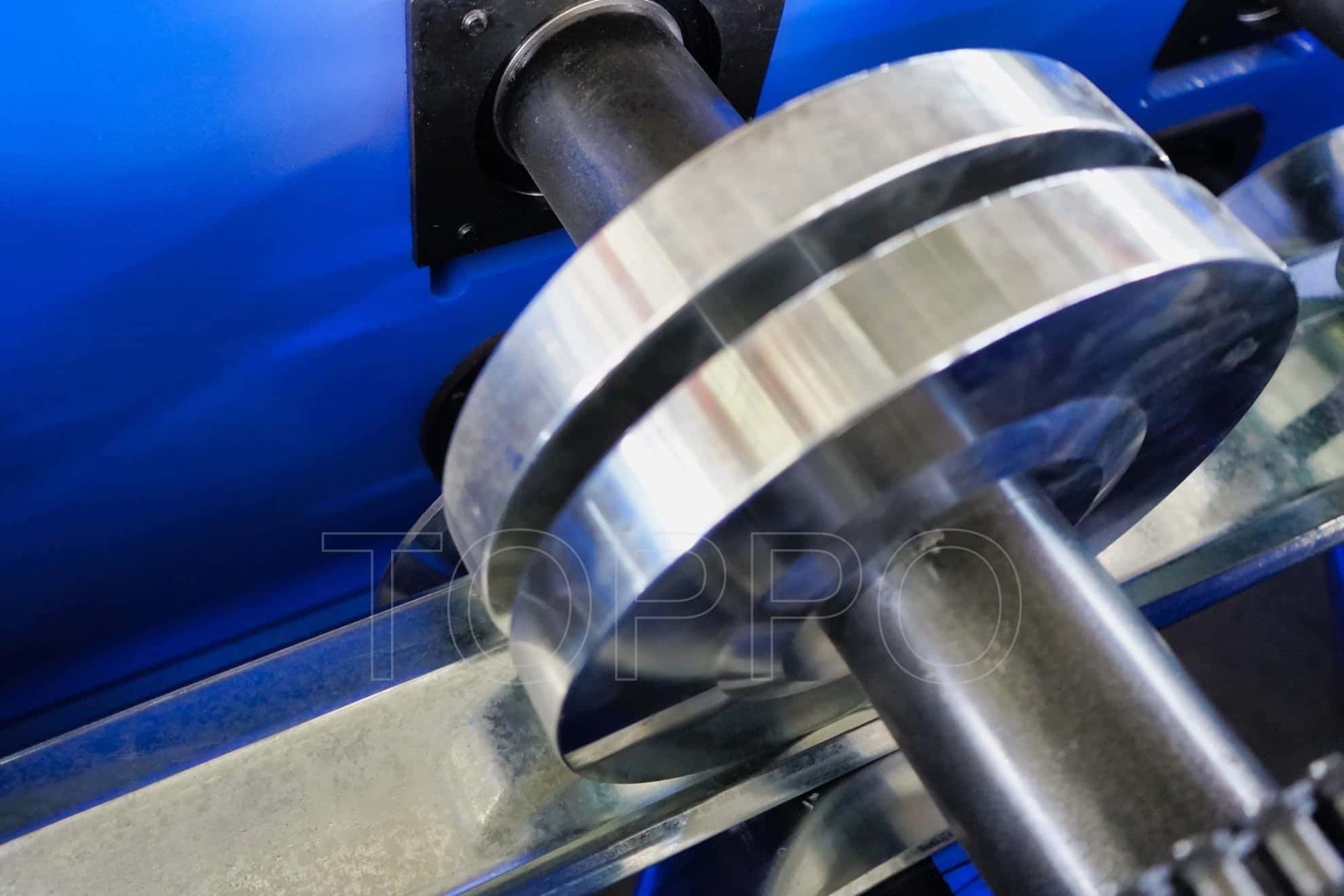 Non-Punching CZ Purlin Roll Forming Machine with Auto Size Adjustment