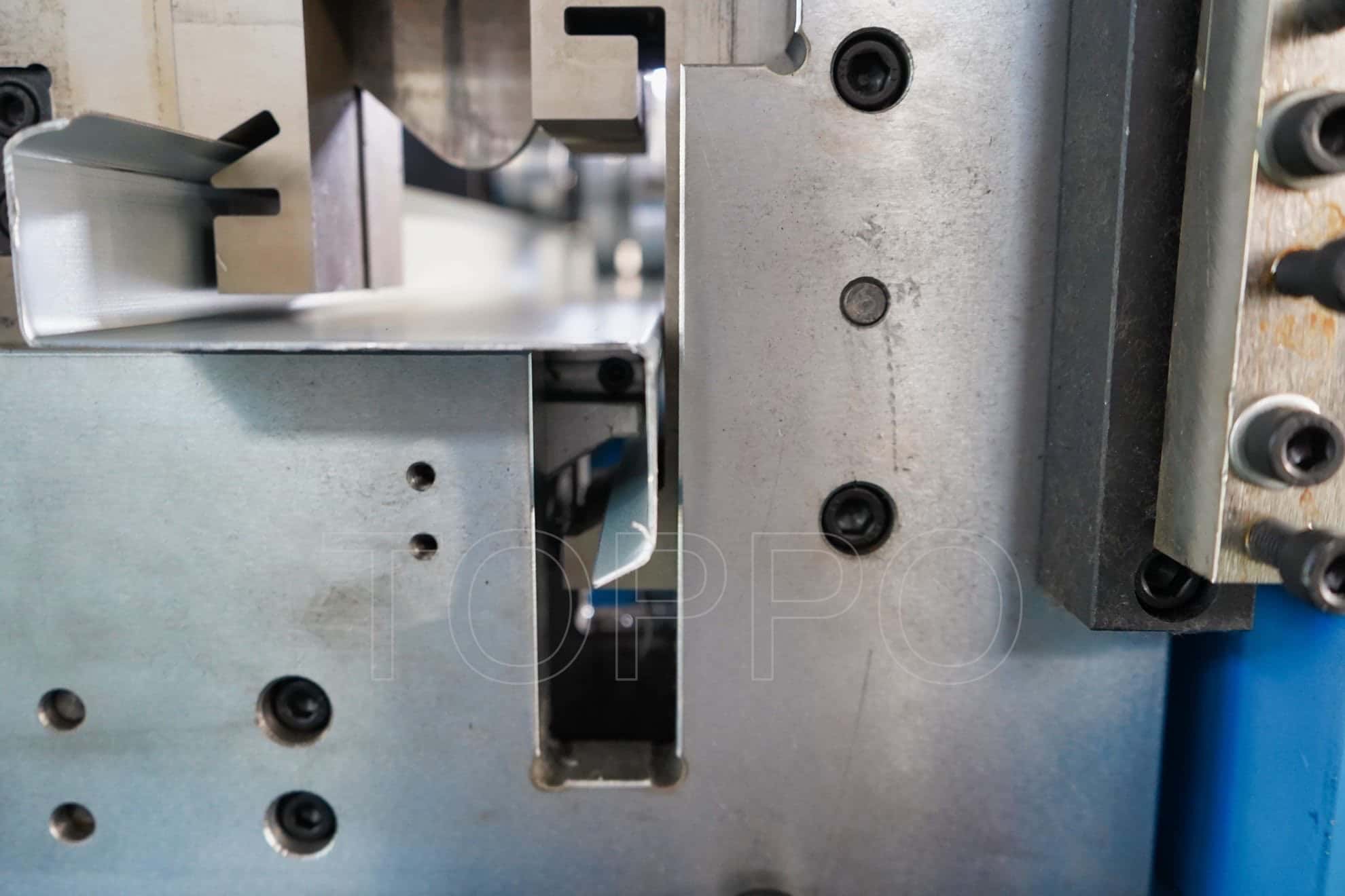 Advanced CZU Purlin Roll Forming Machine for Automatic Steel Purlin Production