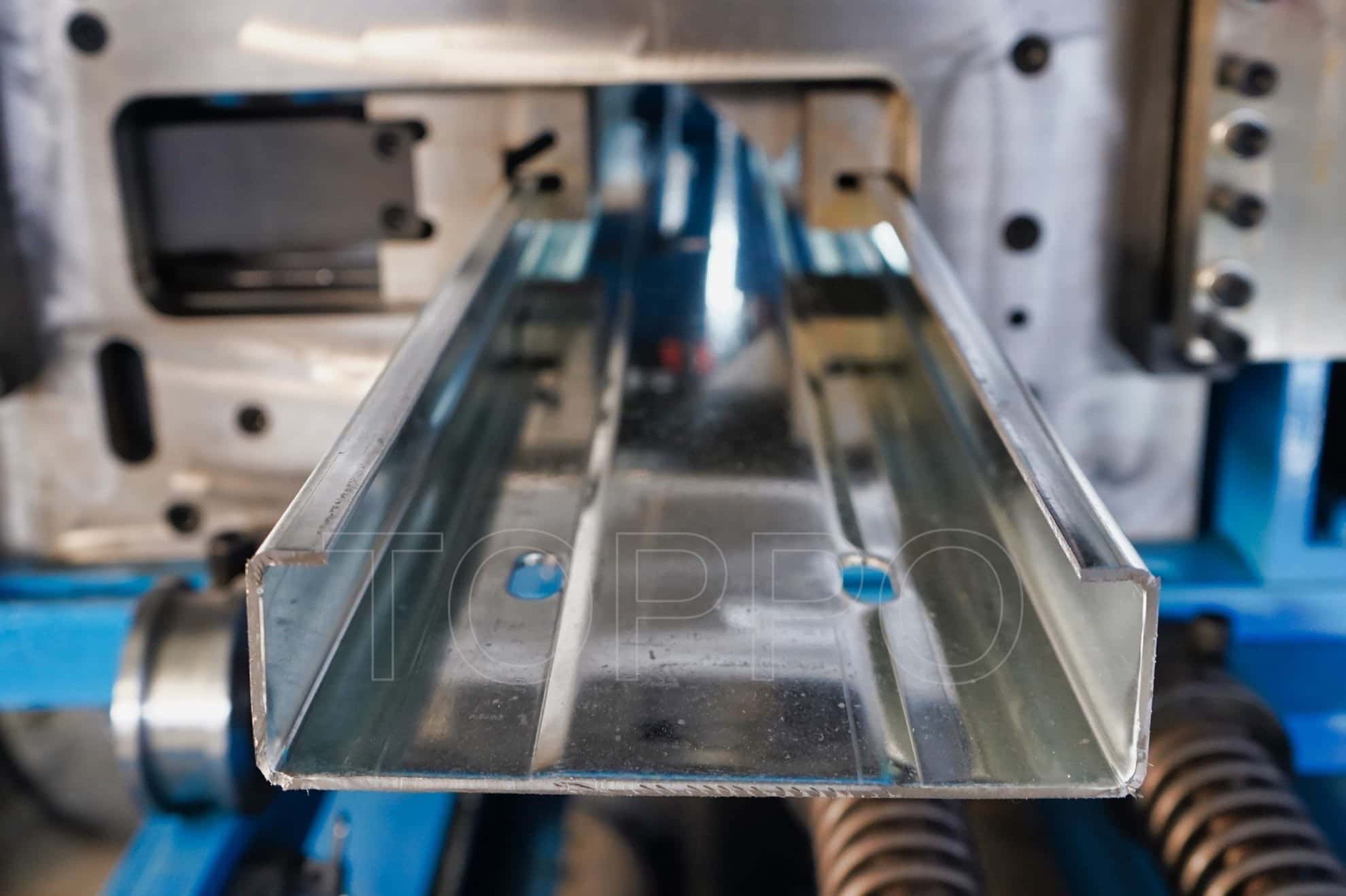 High Precision Automatic CZU Purlin Roll Forming Machine