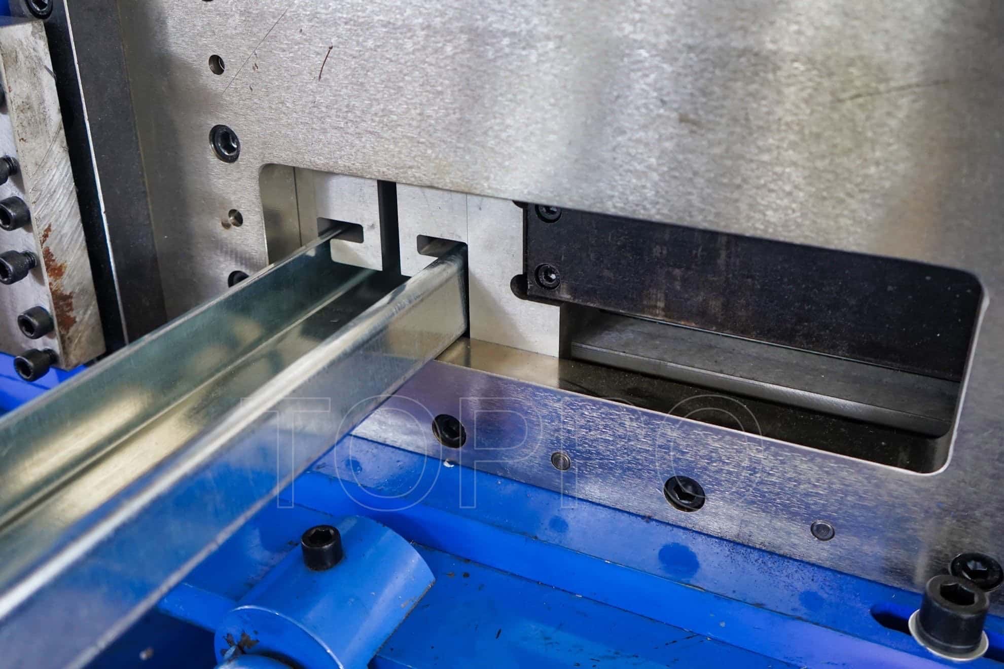 Blue Frame Automatic CZU Purlin Roll Forming Machine