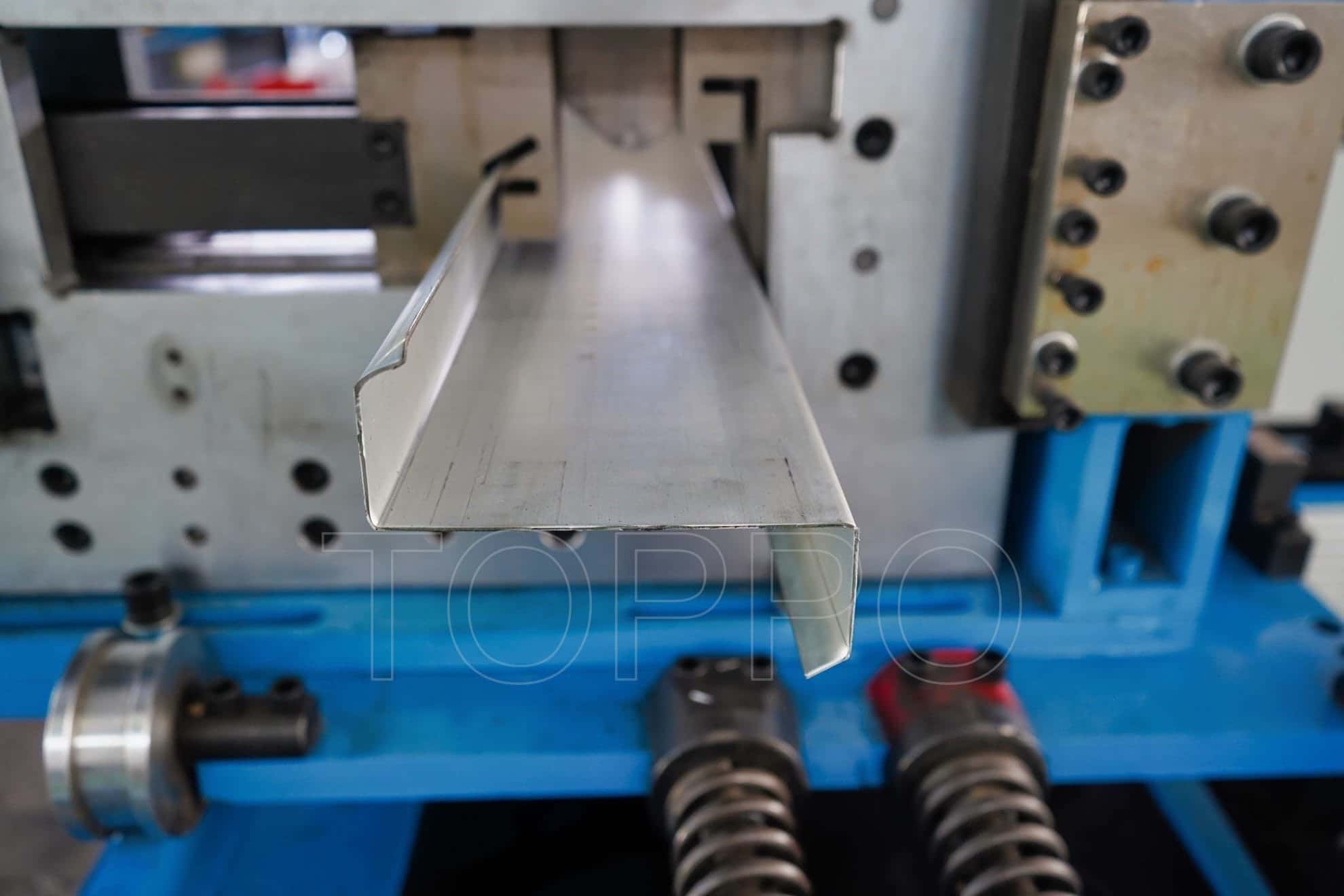 Automatic CZU Purlin Roll Forming Machine with Pre-Cutting and Post-Punching