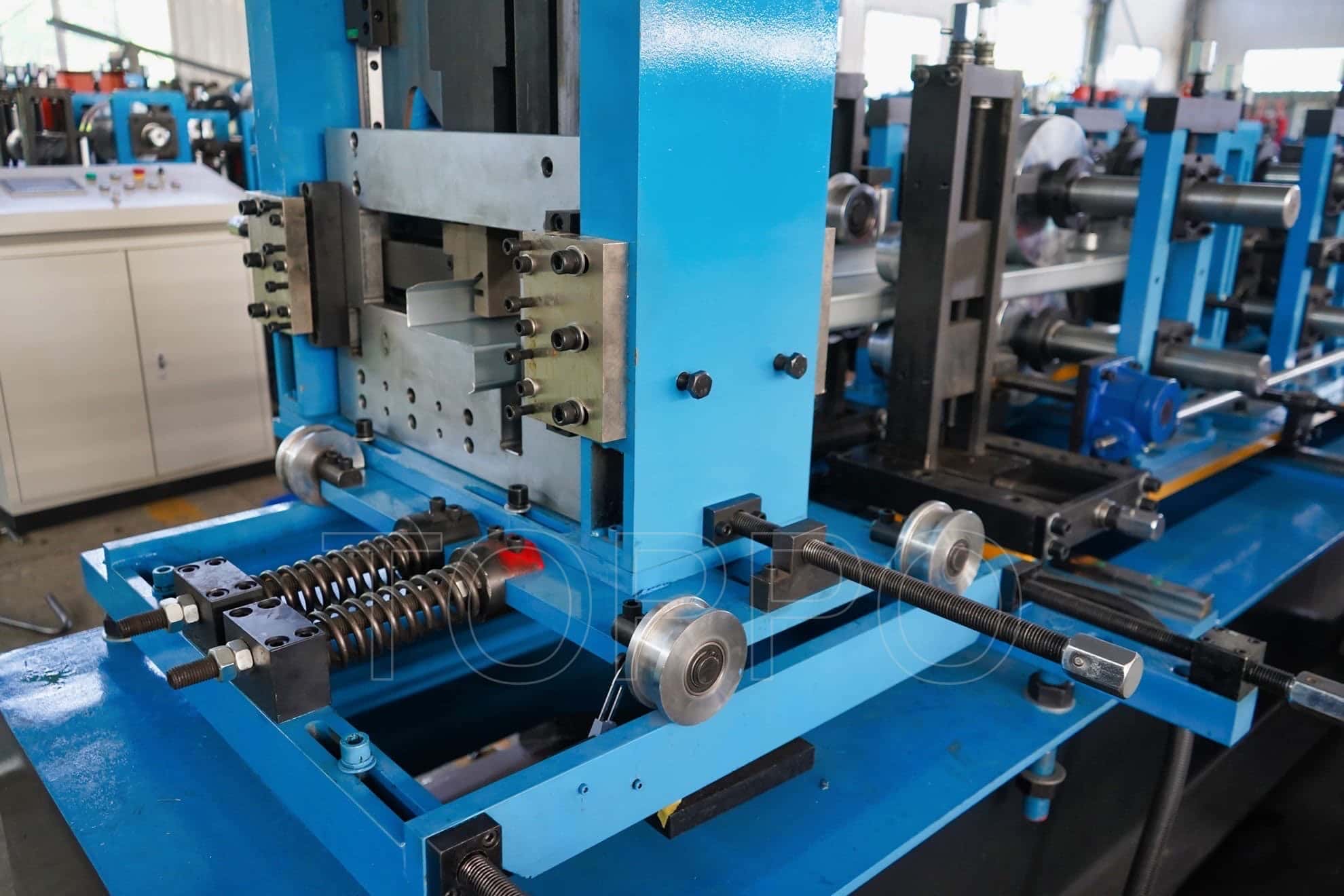 Heavy Duty Automatic CZU Purlin Roll Forming Machine Line