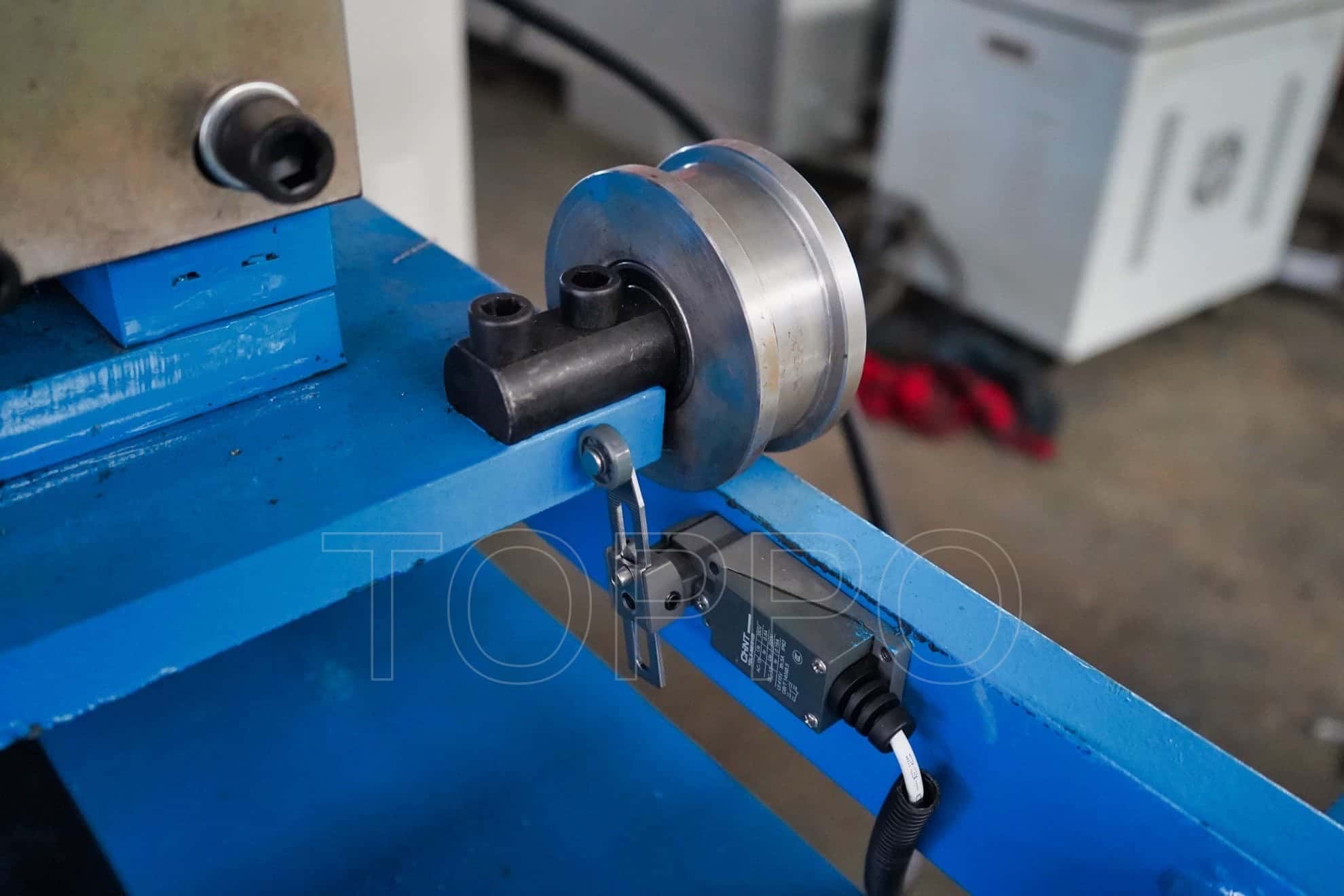 Advanced Automatic CZU Purlin Roll Forming Machine with Online Punching