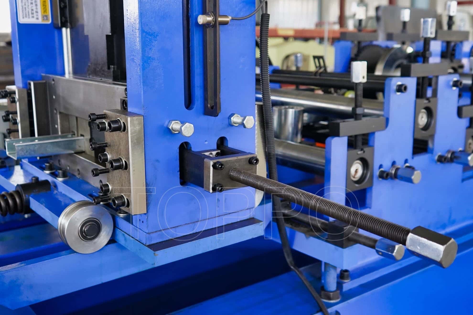 Industrial Automatic CZU Purlin Roll Forming Machine with Integrated Punching