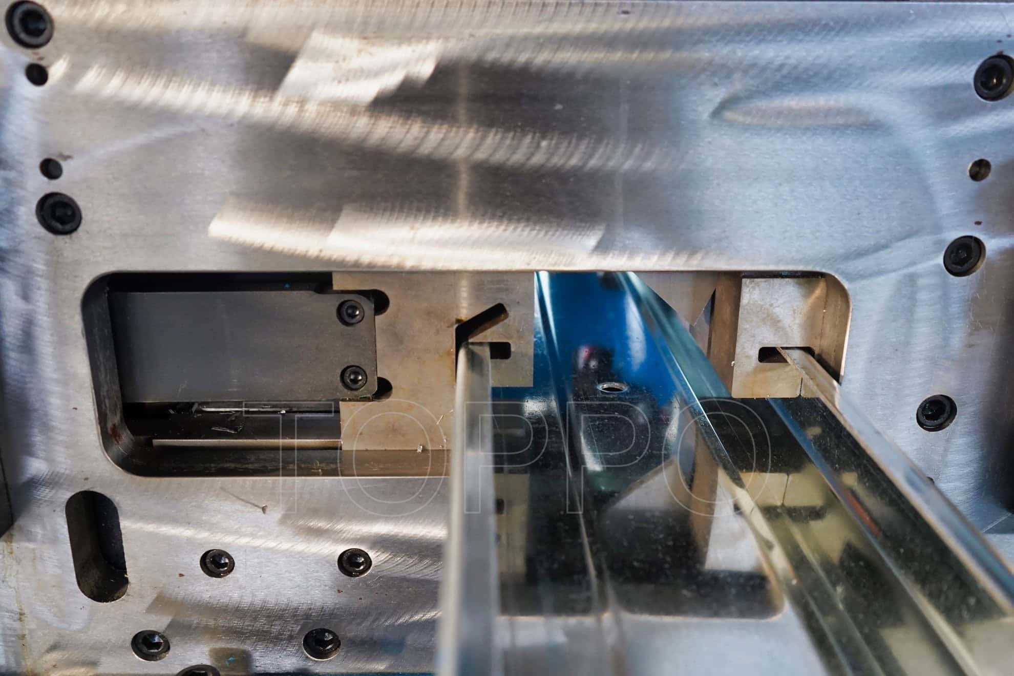 High Precision Automatic CZU Purlin Roll Forming Machine