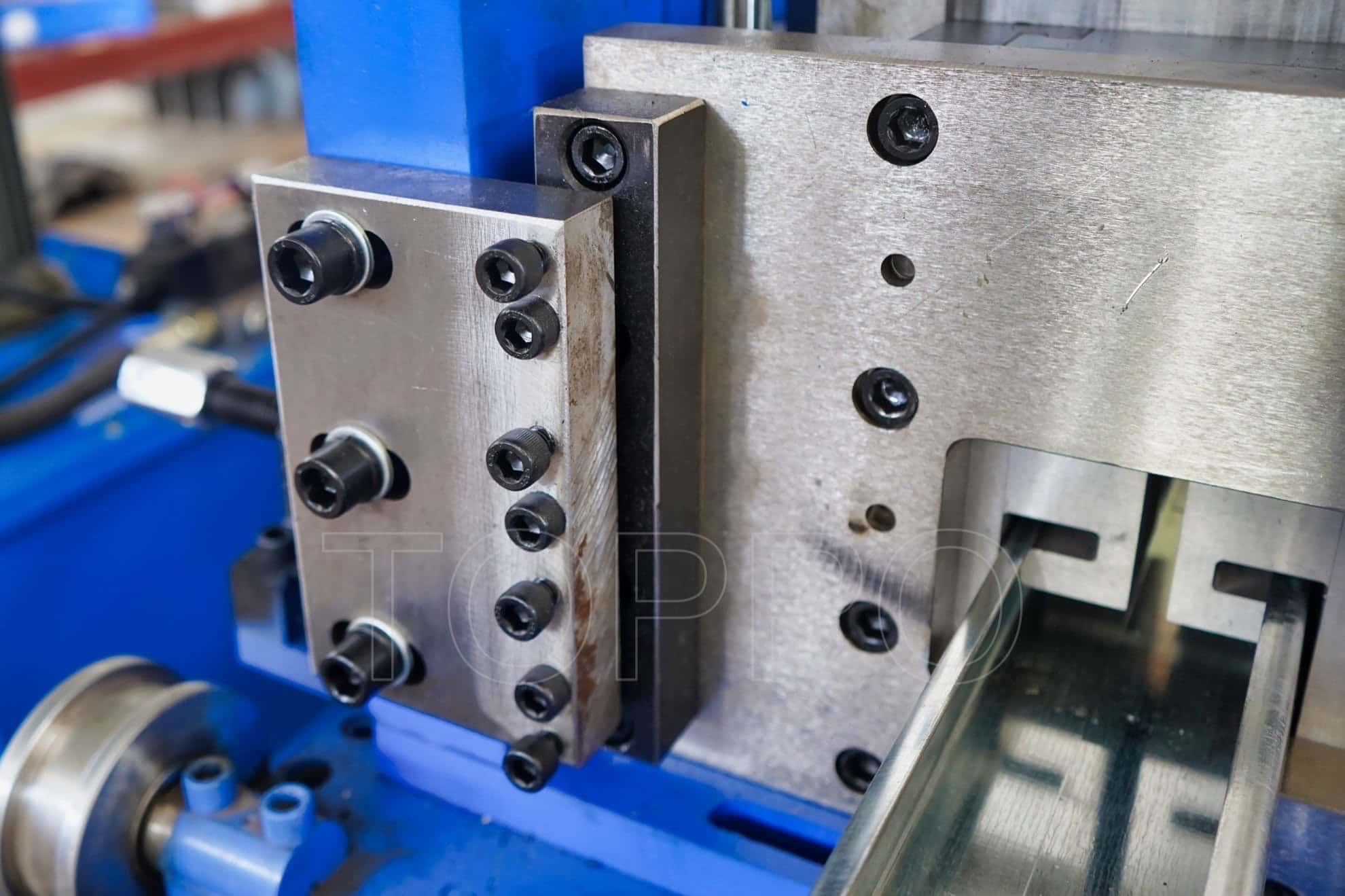 Heavy Duty CZU Purlin Roll Forming Machine for Steel Structure Production