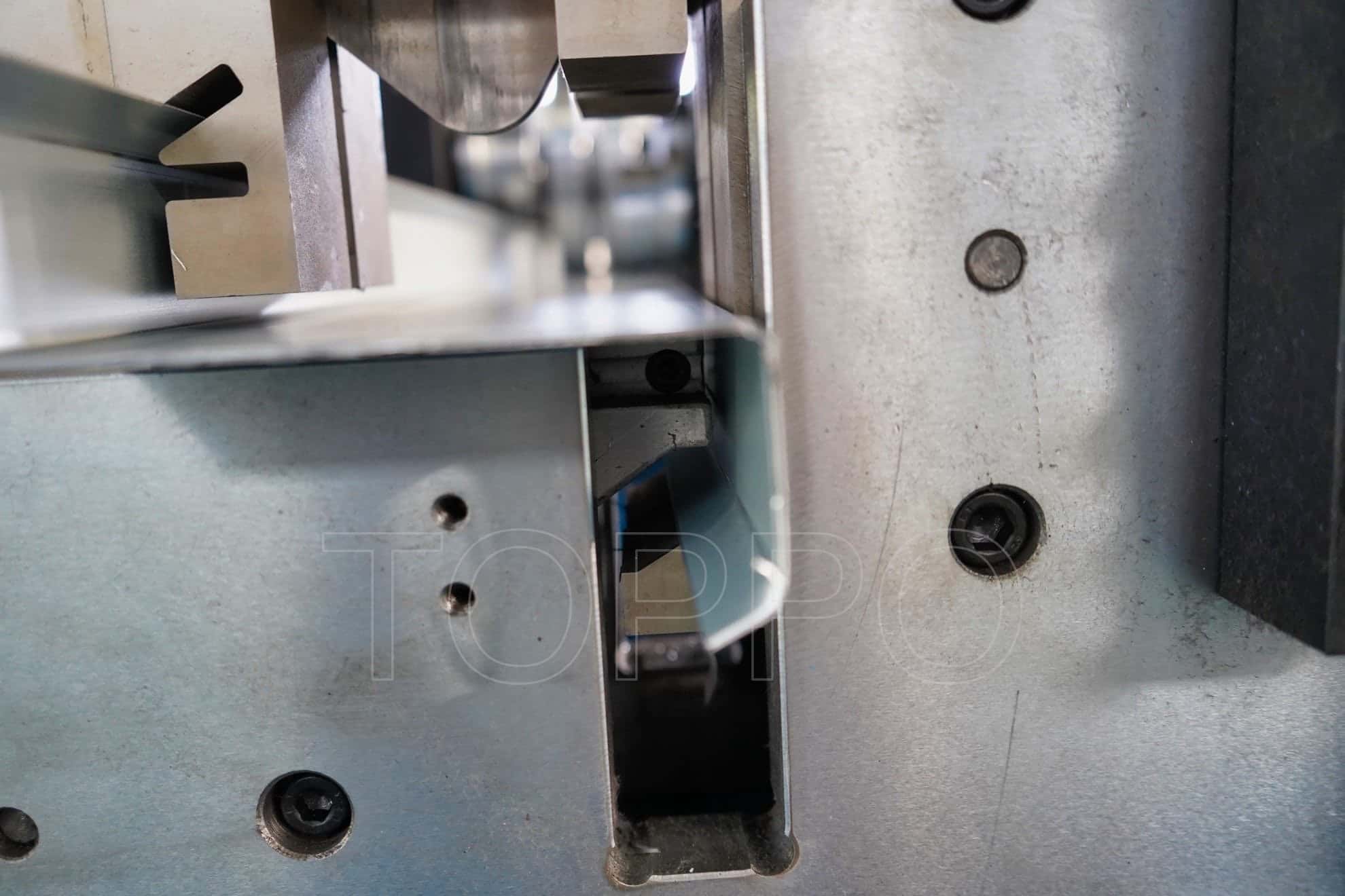Automatic CZU Purlin Roll Forming Machine with Pre-Cutting and Post-Punching