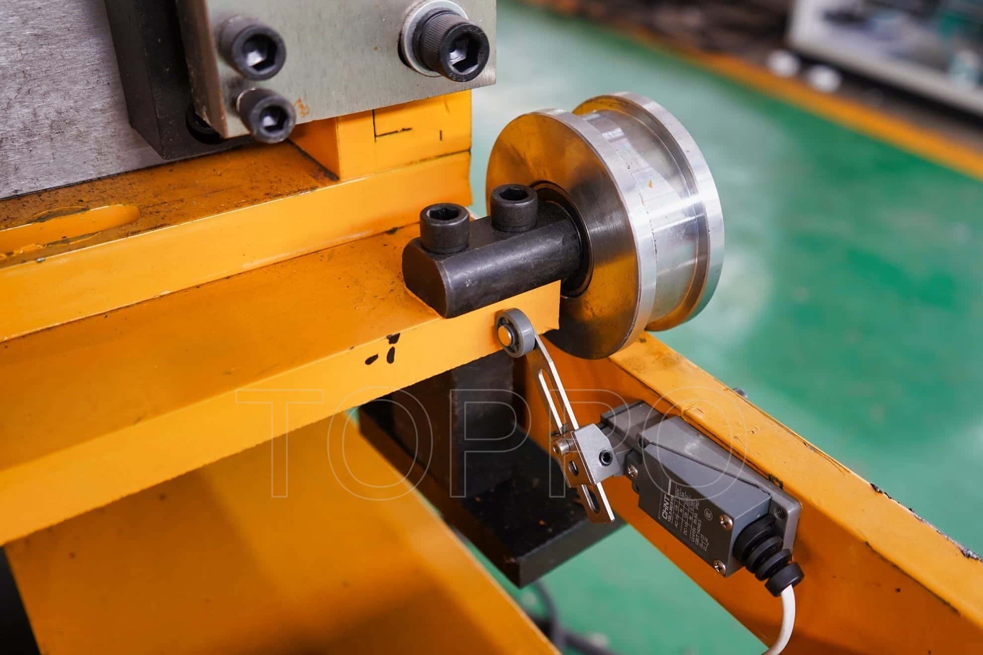 Heavy Duty Automatic CZU Purlin Roll Forming Machine Line