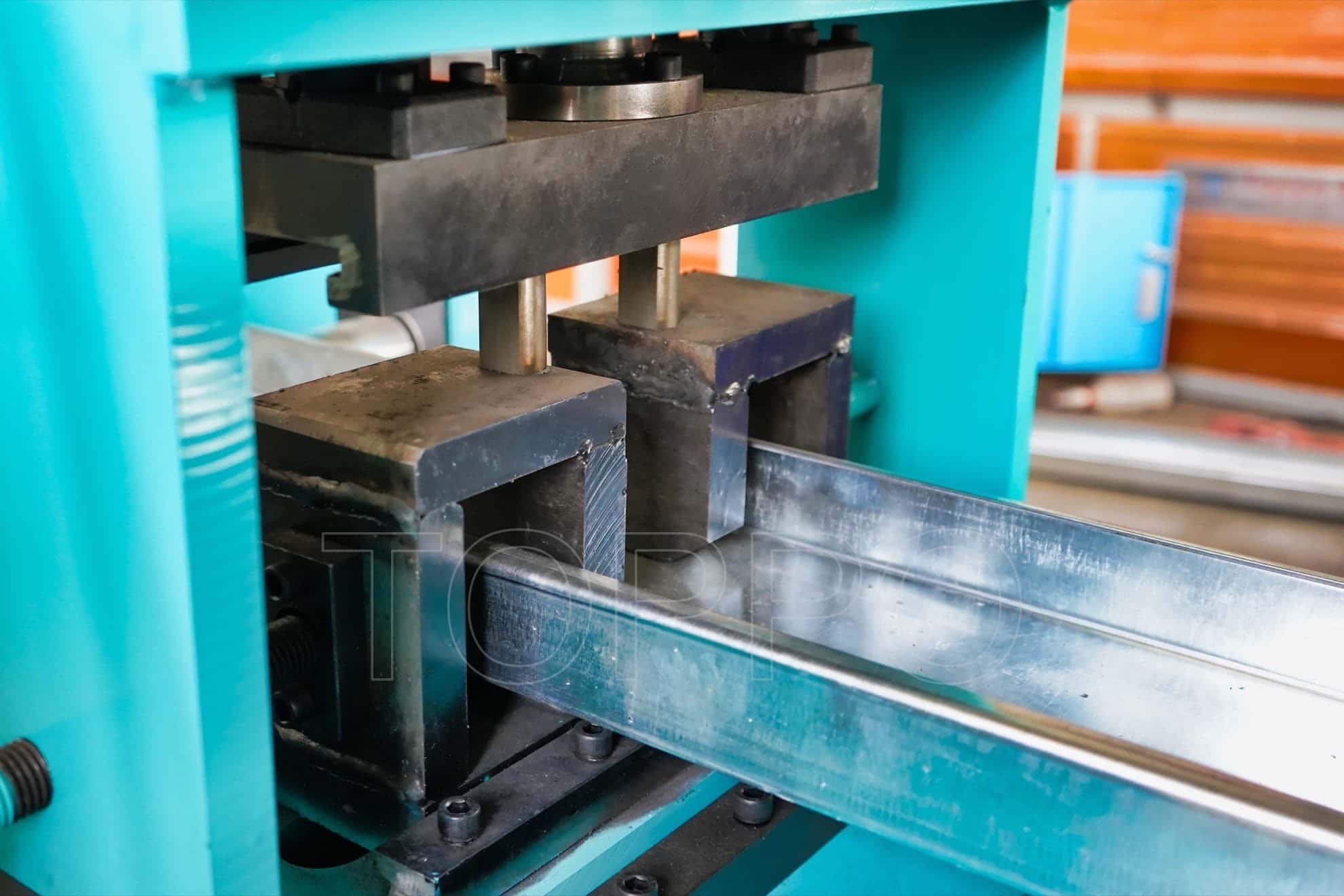 High Precision Automatic CZU Purlin Roll Forming Machine