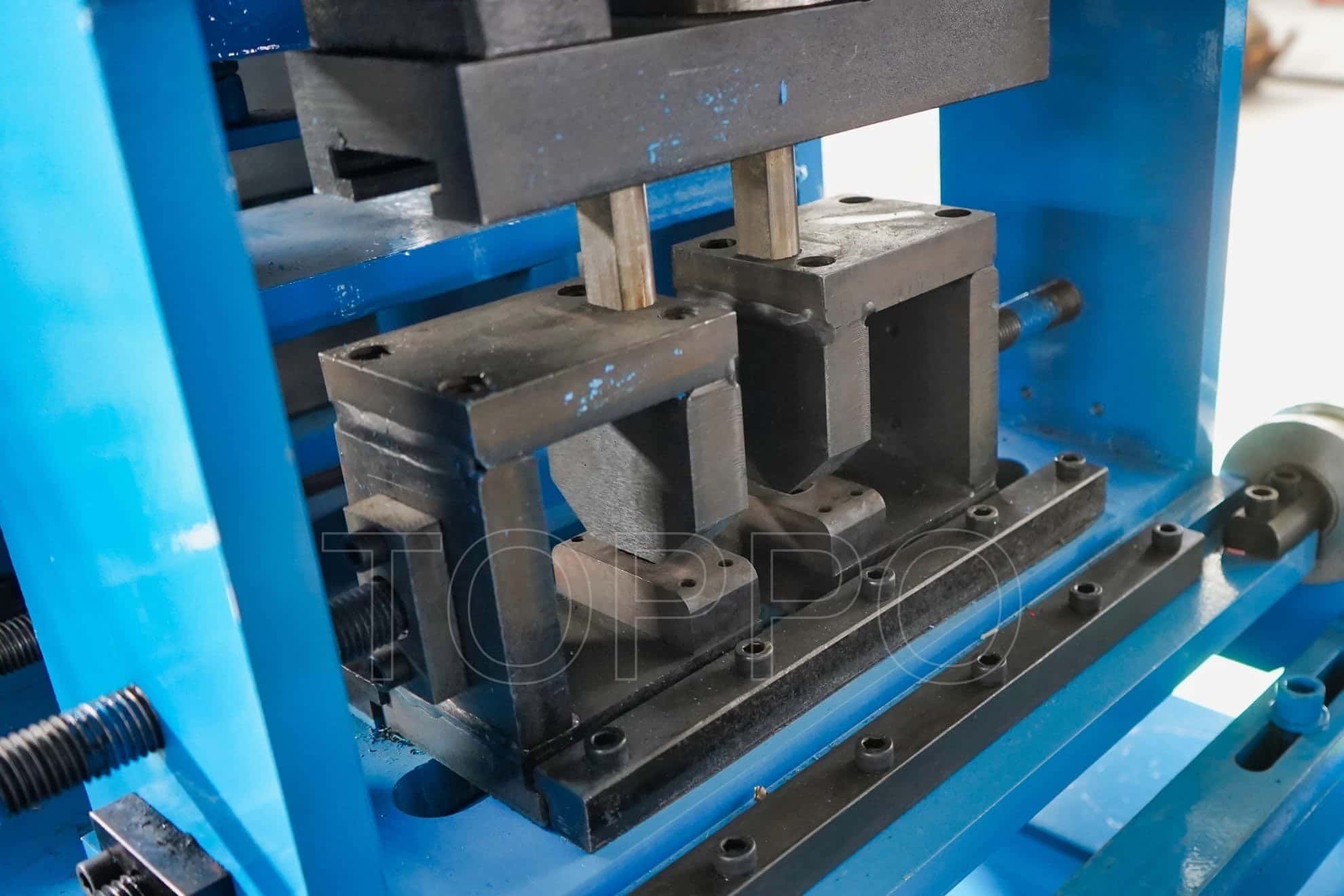 Industrial Automatic CZU Purlin Roll Forming Machine with Fast Change System