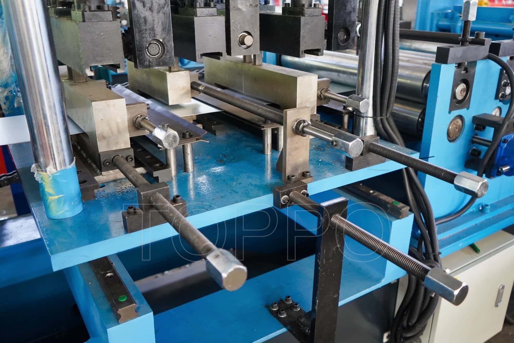 Heavy Duty Automatic CZU Purlin Roll Forming Machine Line