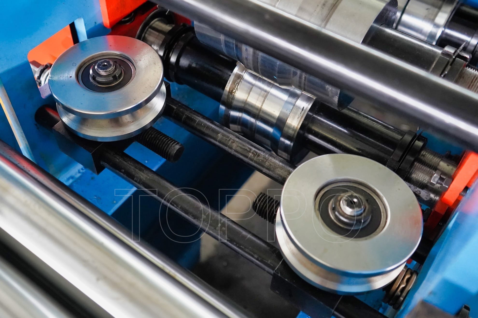 Compact Shutter Door Roll Forming Machine with PLC Control