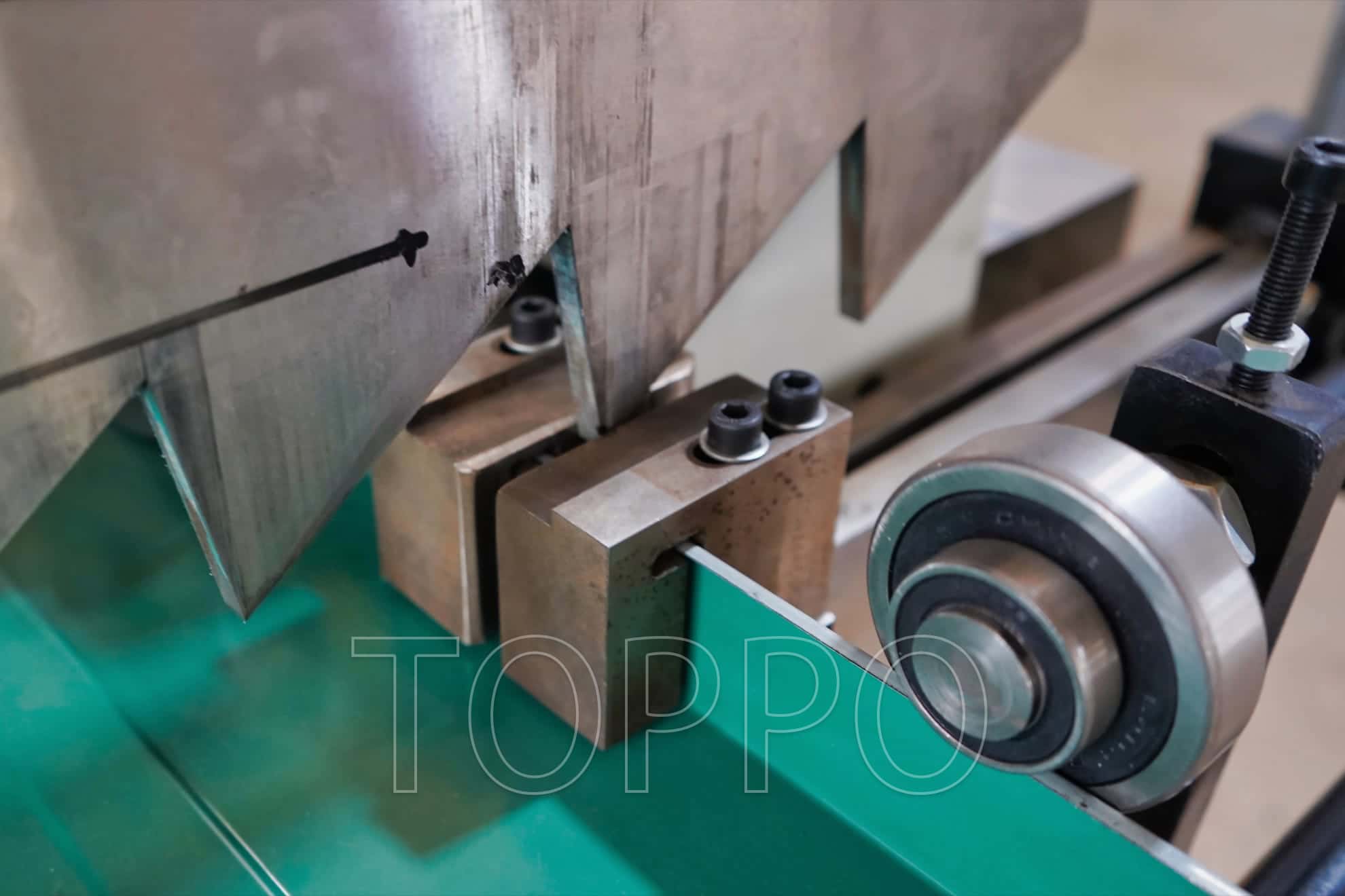 High Efficiency Standing Seam Roofing Roll Forming Machine Line with PLC System