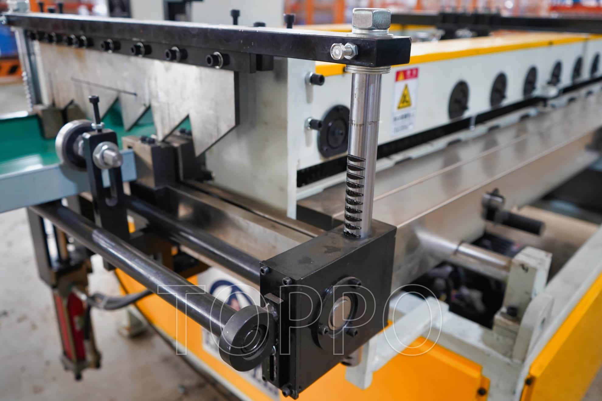 High Efficiency Standing Seam Roofing Roll Forming Machine Line with PLC System