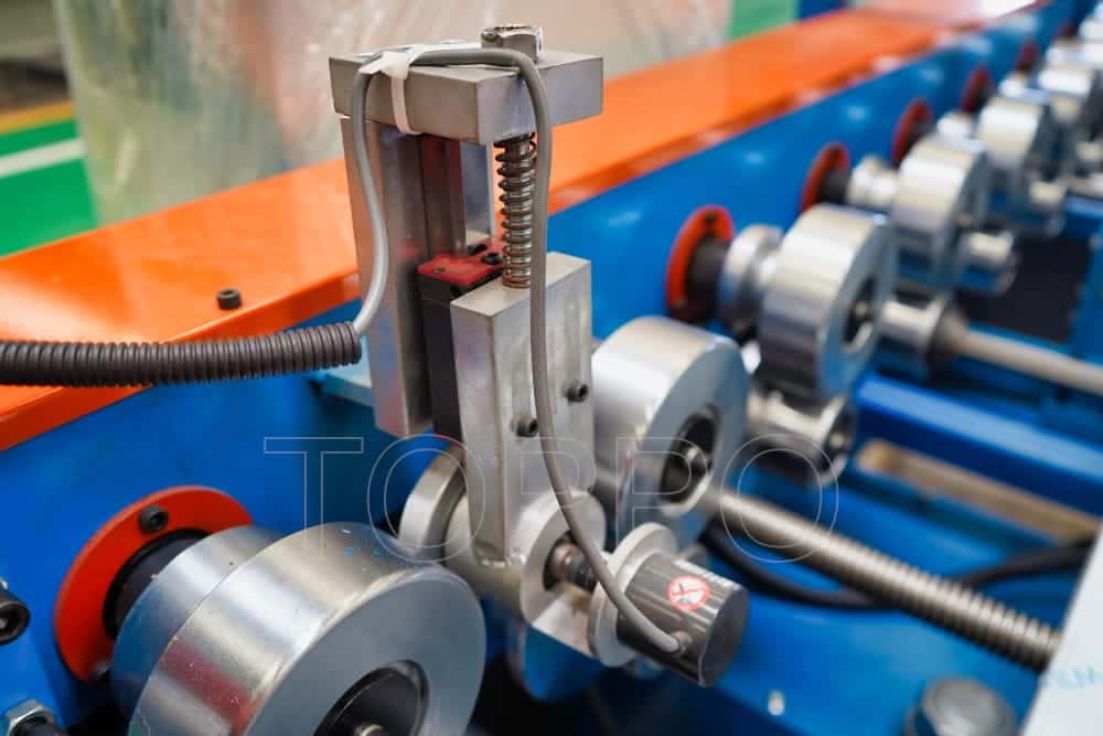 Stable Performance Standing Seam Metal Roofing Roll Forming Machine Line