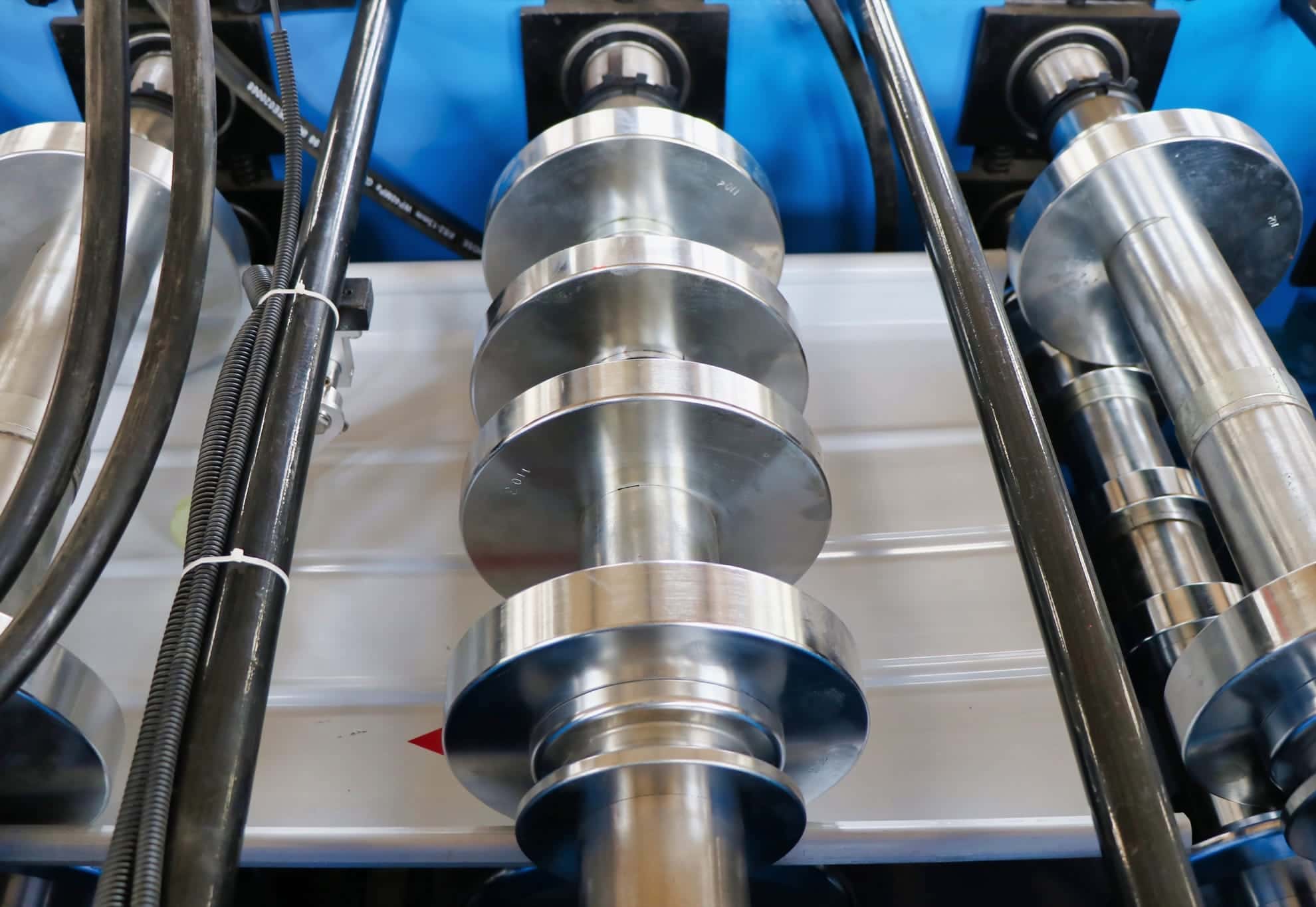 Professional Standing Seam Roofing Panel Roll Forming Machine with Automatic PLC System