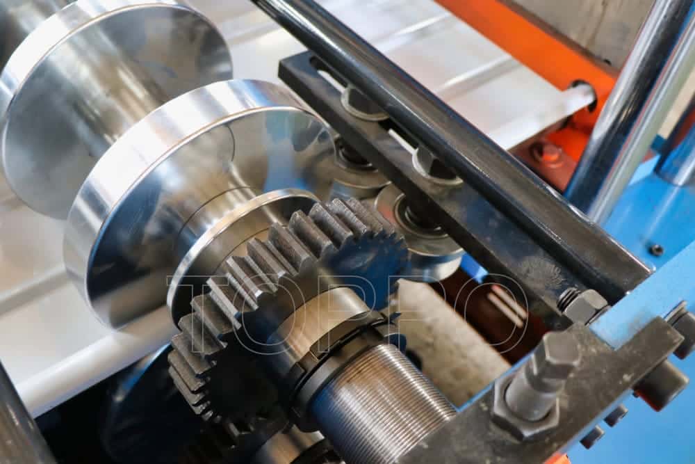 Professional Standing Seam Roofing Panel Roll Forming Machine with Automatic PLC System