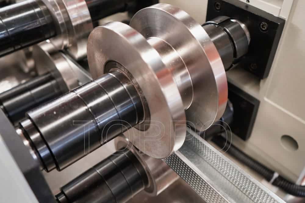 Automatic Stud and Track Roll Forming Machine with Integrated Hydraulic System