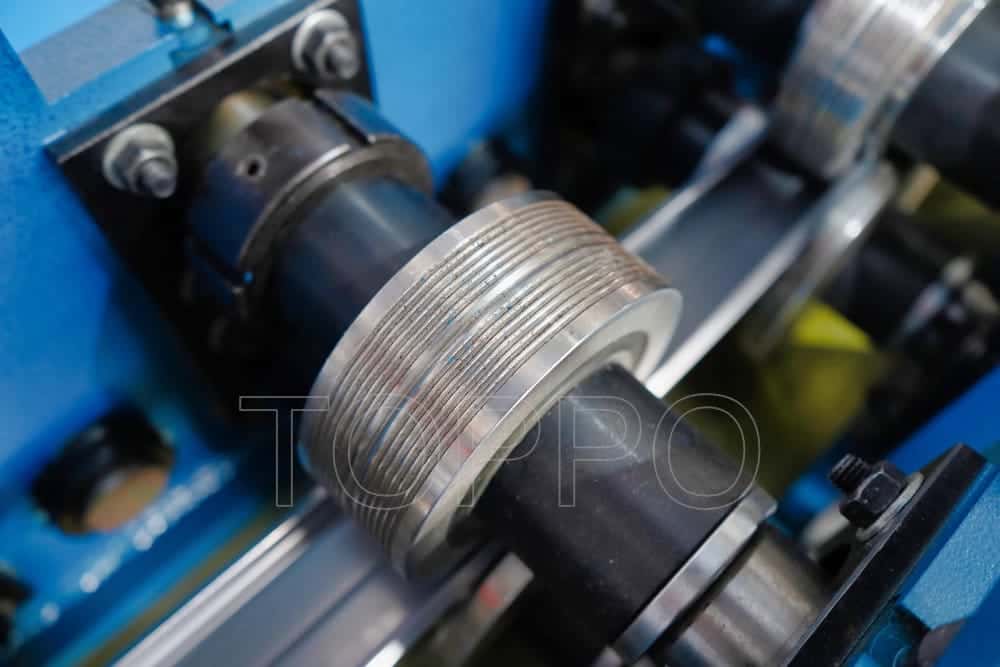 Stud and Track Machine Keel Machine