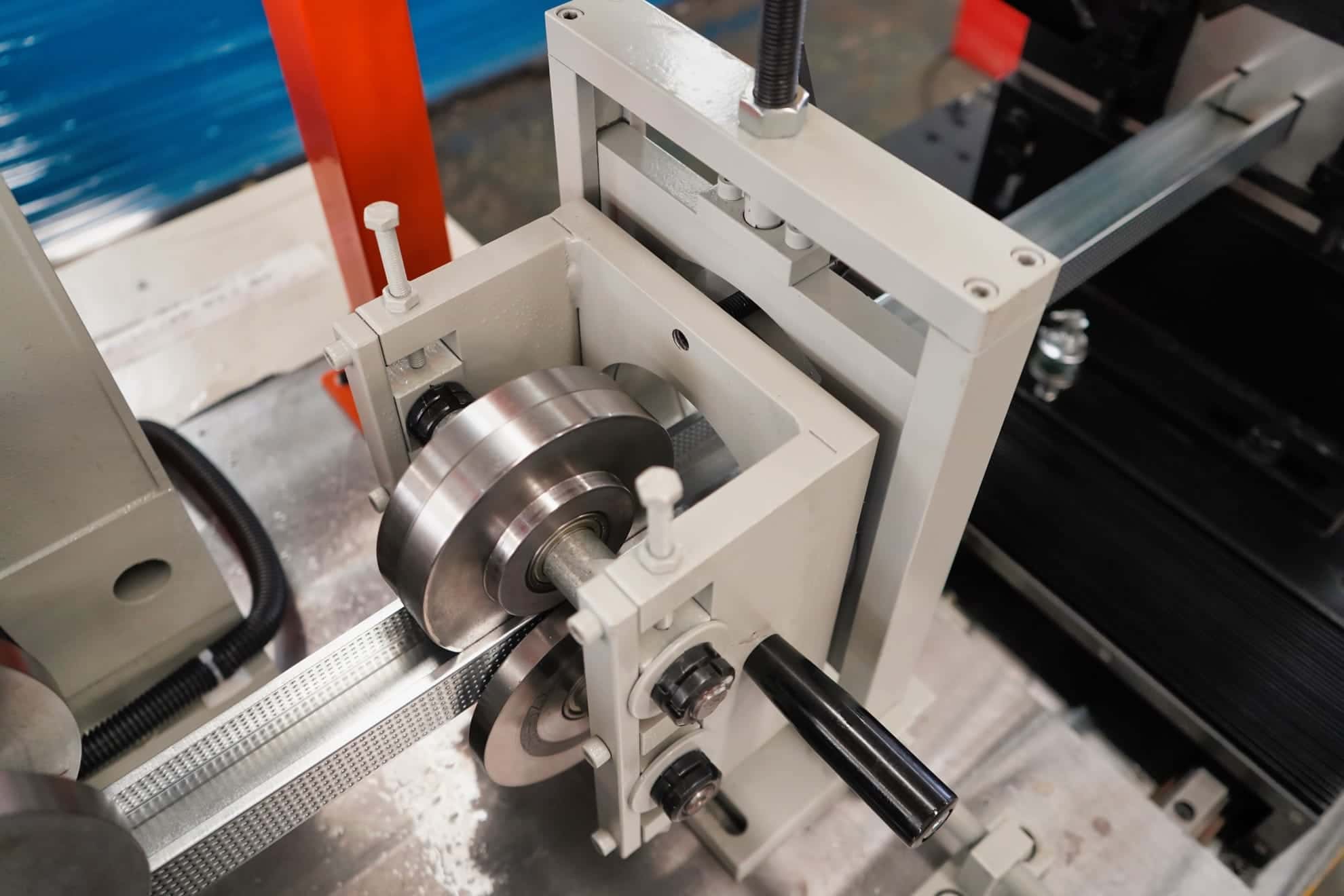 Automatic Stud and Track Roll Forming Machine with Integrated Hydraulic System