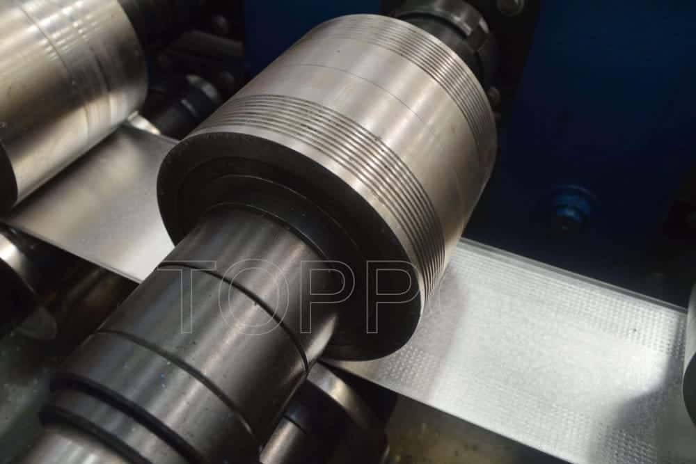 Stud and Track Machine Keel Machine