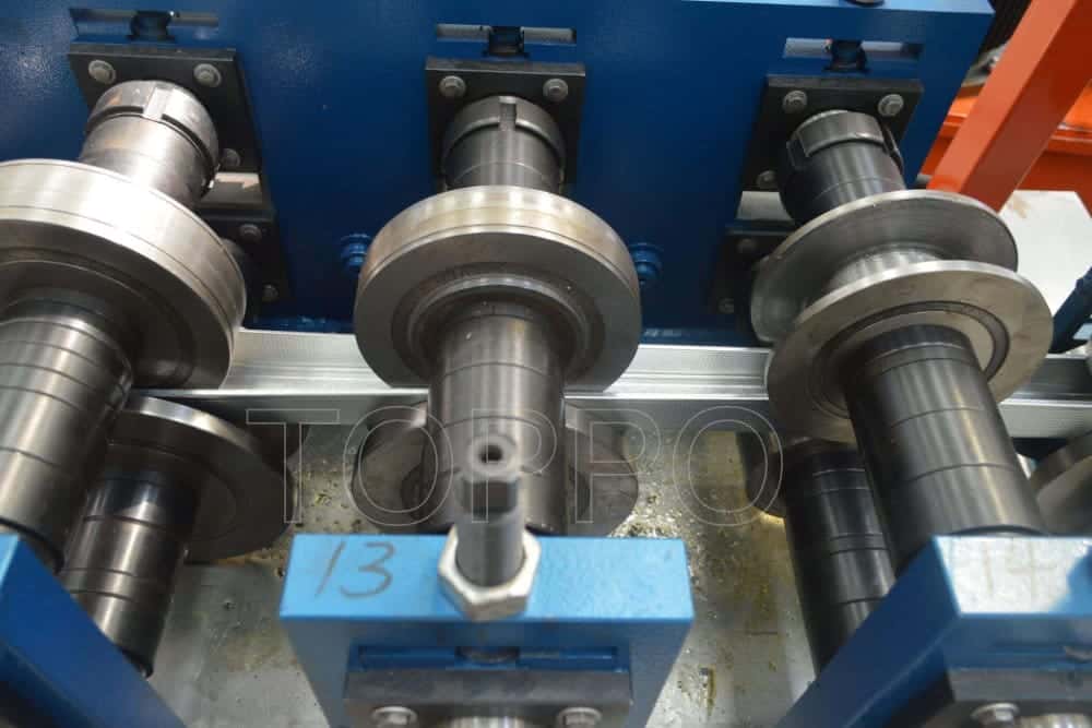 Stud and Track Machine Keel Machine