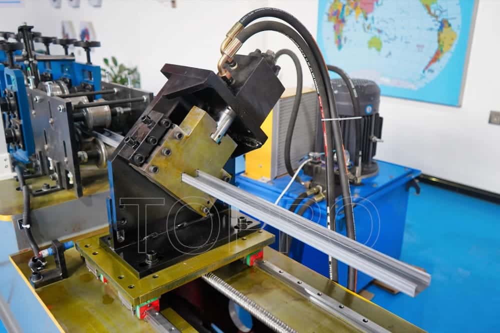 Stud and Track Machine Keel Machine