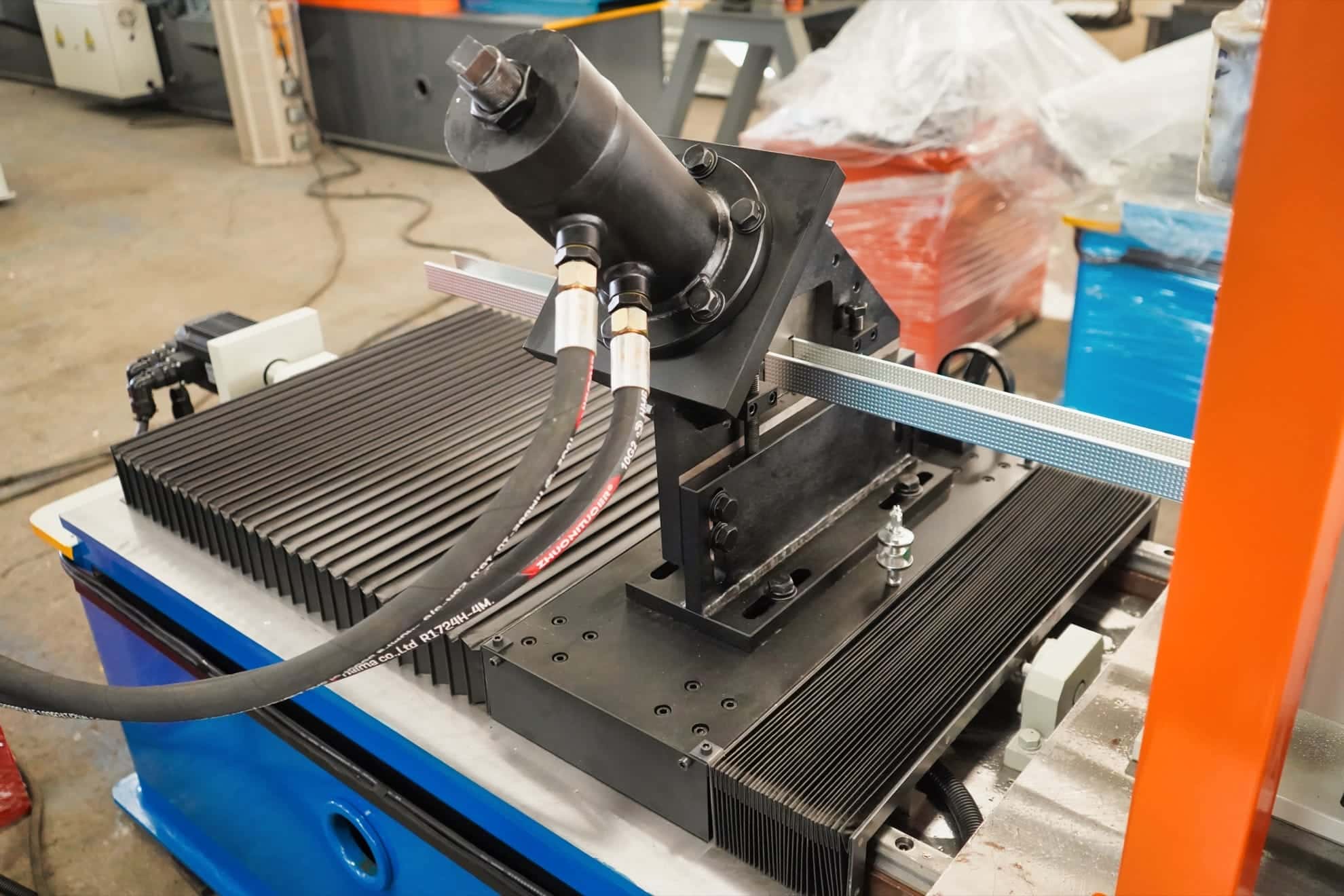 Automatic Stud and Track Roll Forming Machine with Integrated Hydraulic System