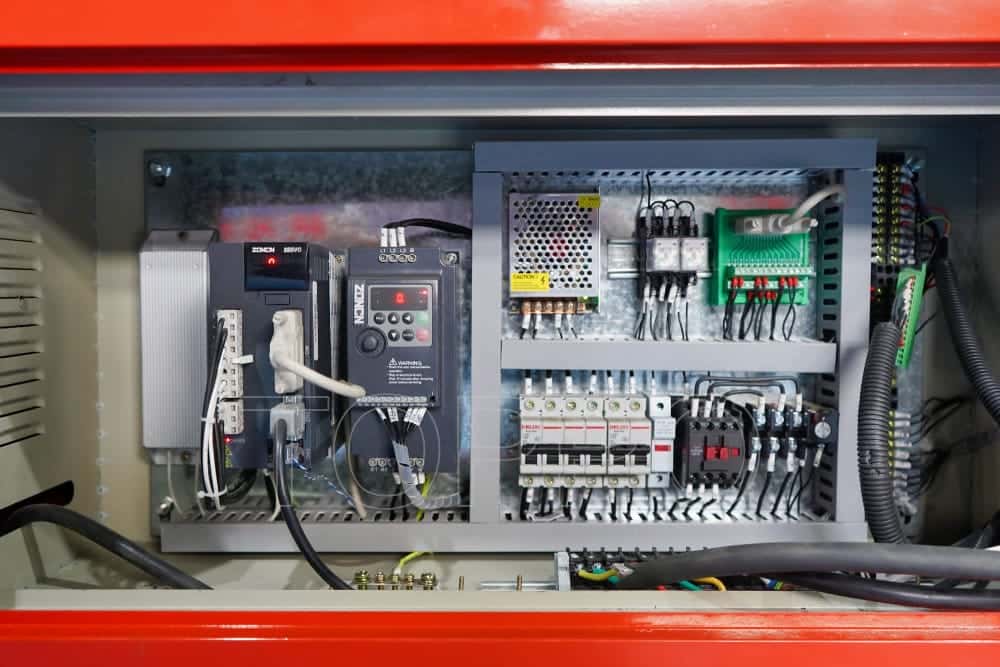 Stud and Track Machine Keel Machine