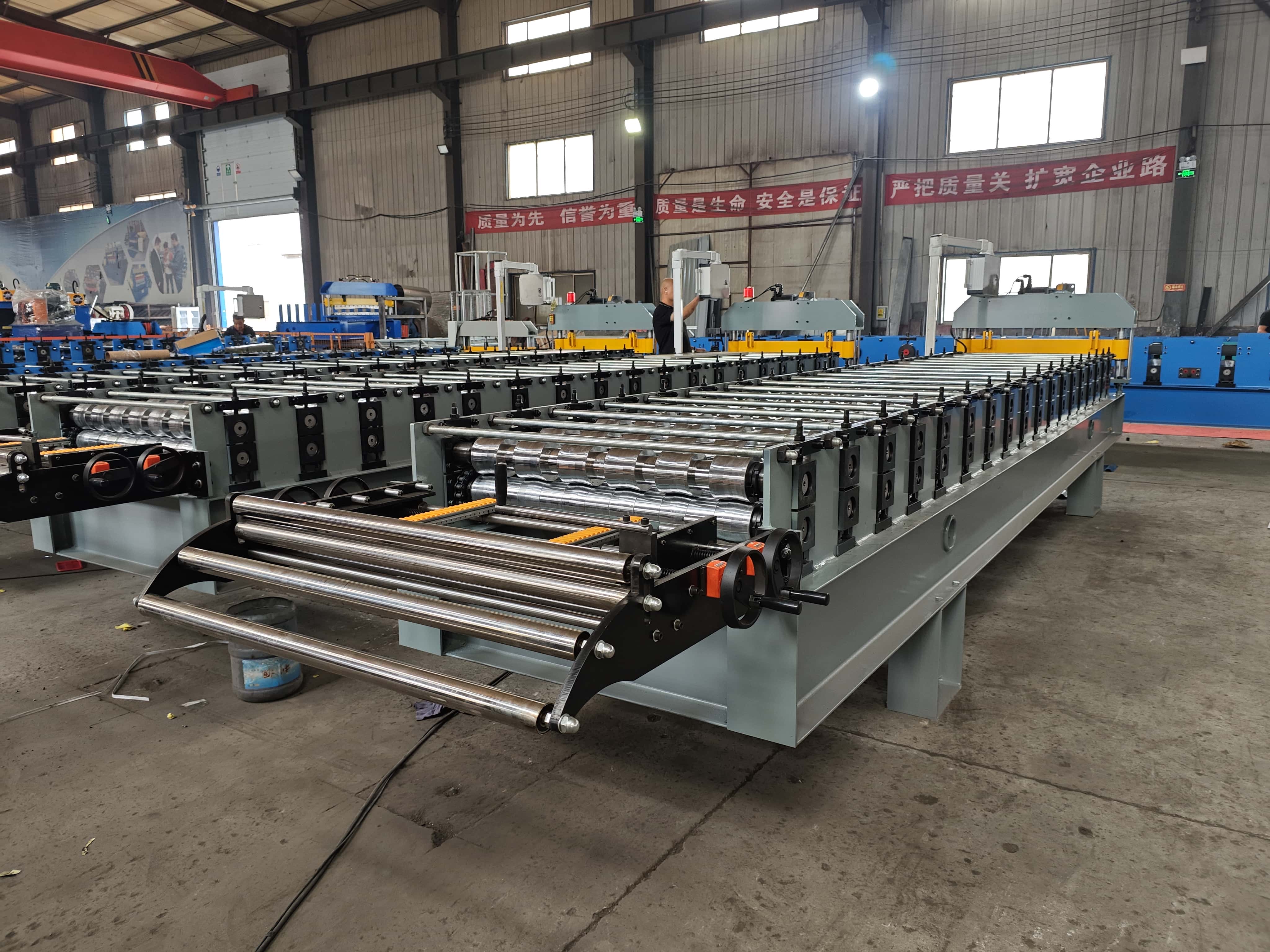 High-Efficiency Hydraulic Metal Roofing Panel Forming Equipment