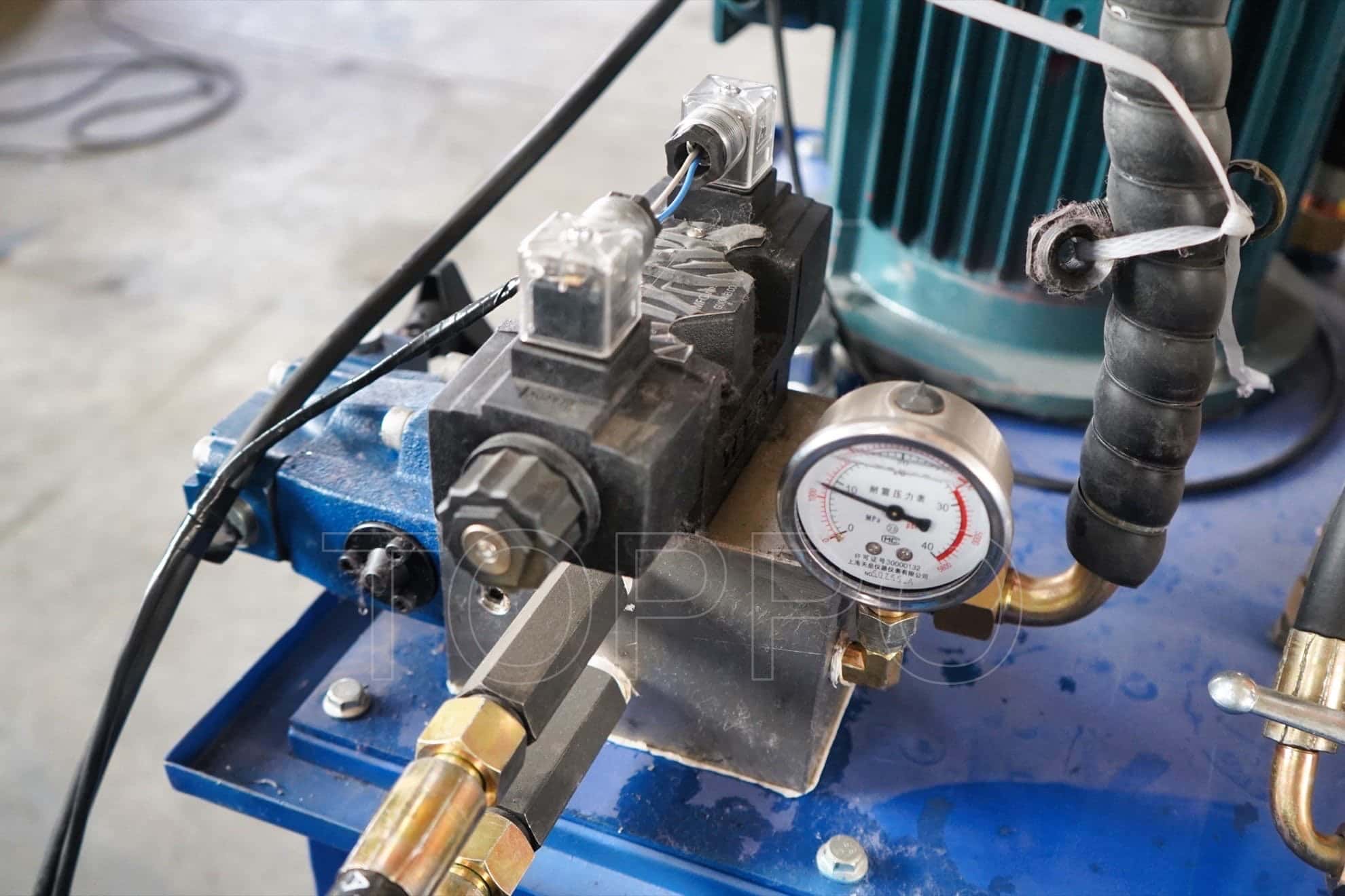 TR4 Color Steel Trapezoidal Roll Forming Machine with Safety Guard