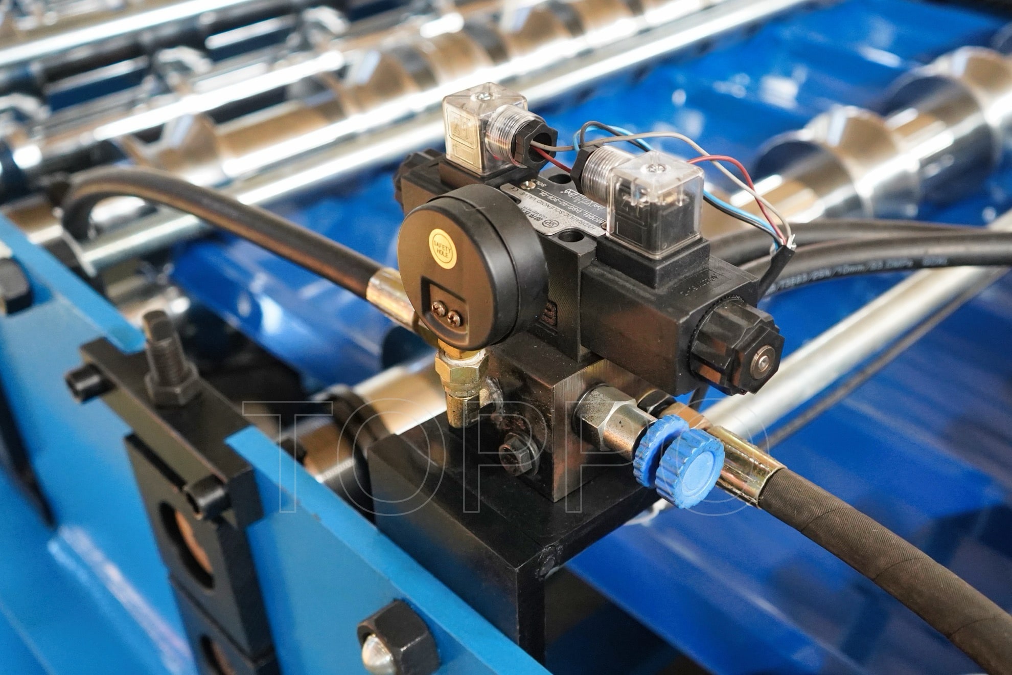 Automatic Trapezoidal Roll Forming Machine with PLC Touchscreen