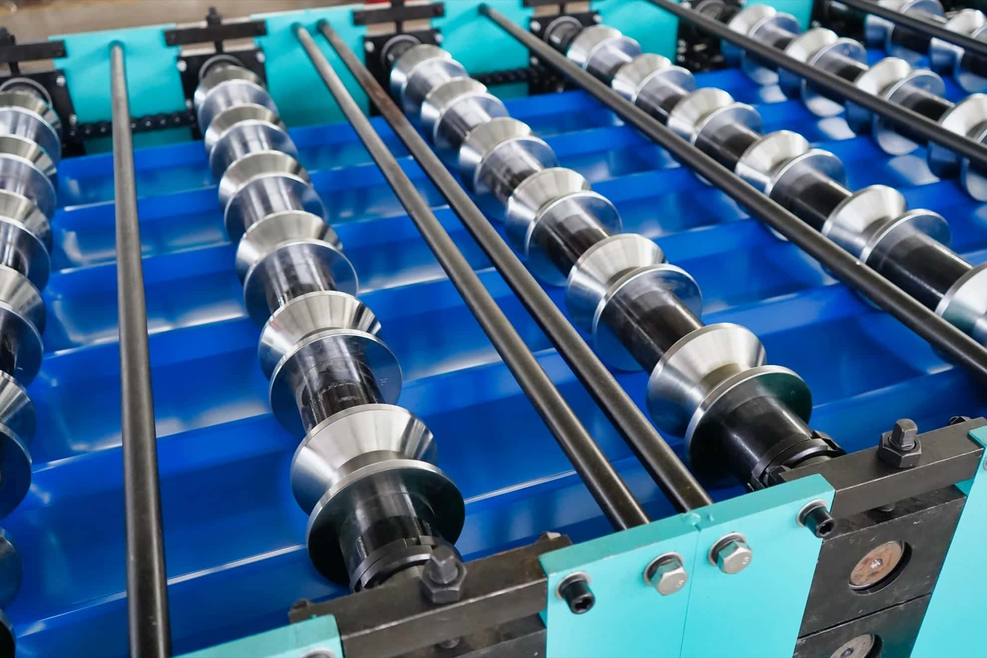 Heavy-Duty Trapezoidal Sheet Roll Forming Machine with Chain Drive