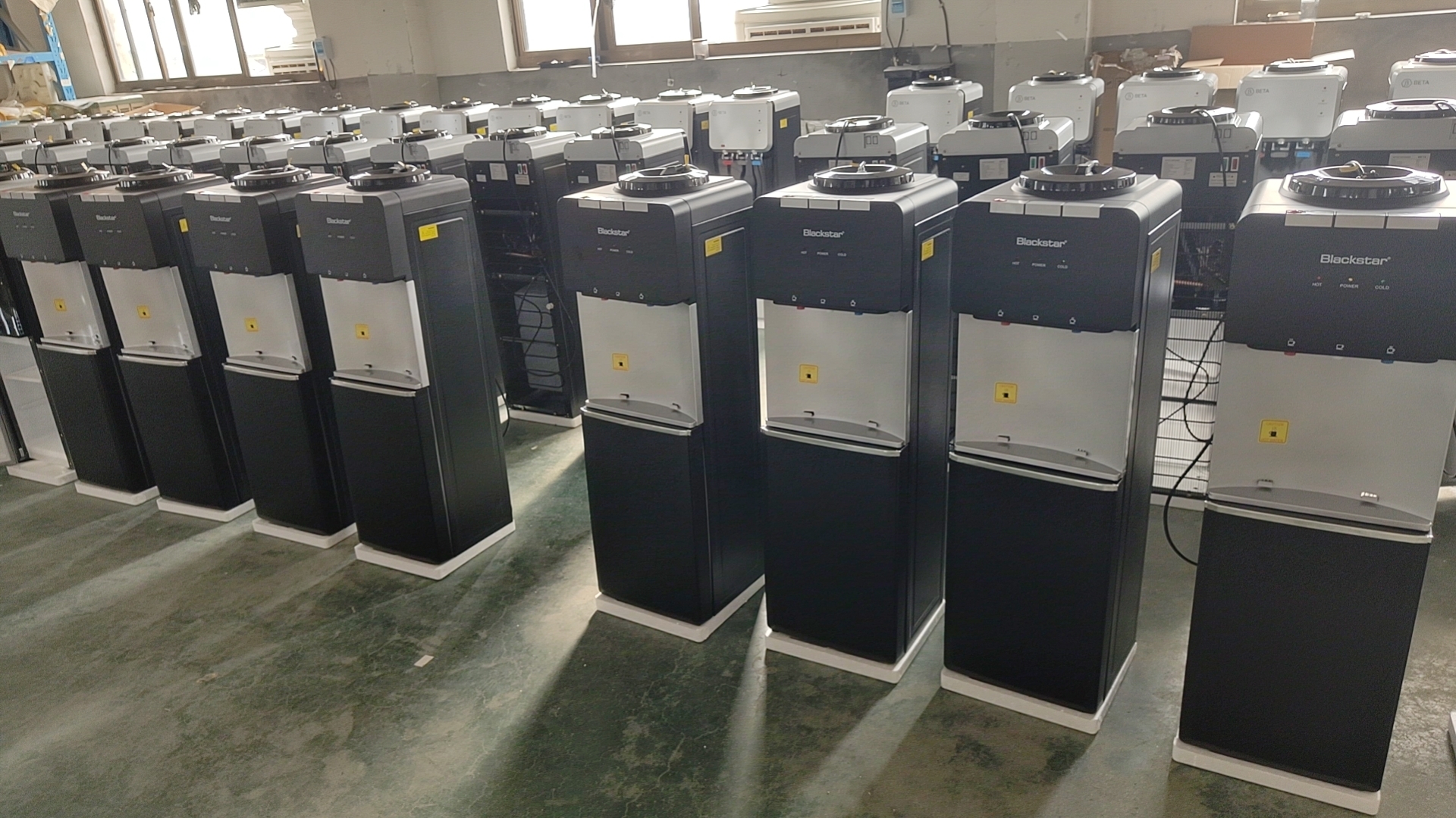 Temperature Control 5 Gallon Bottled Top Loading Electric R134a Compressor Cooling Standing Hot and Cold Water Dispenser