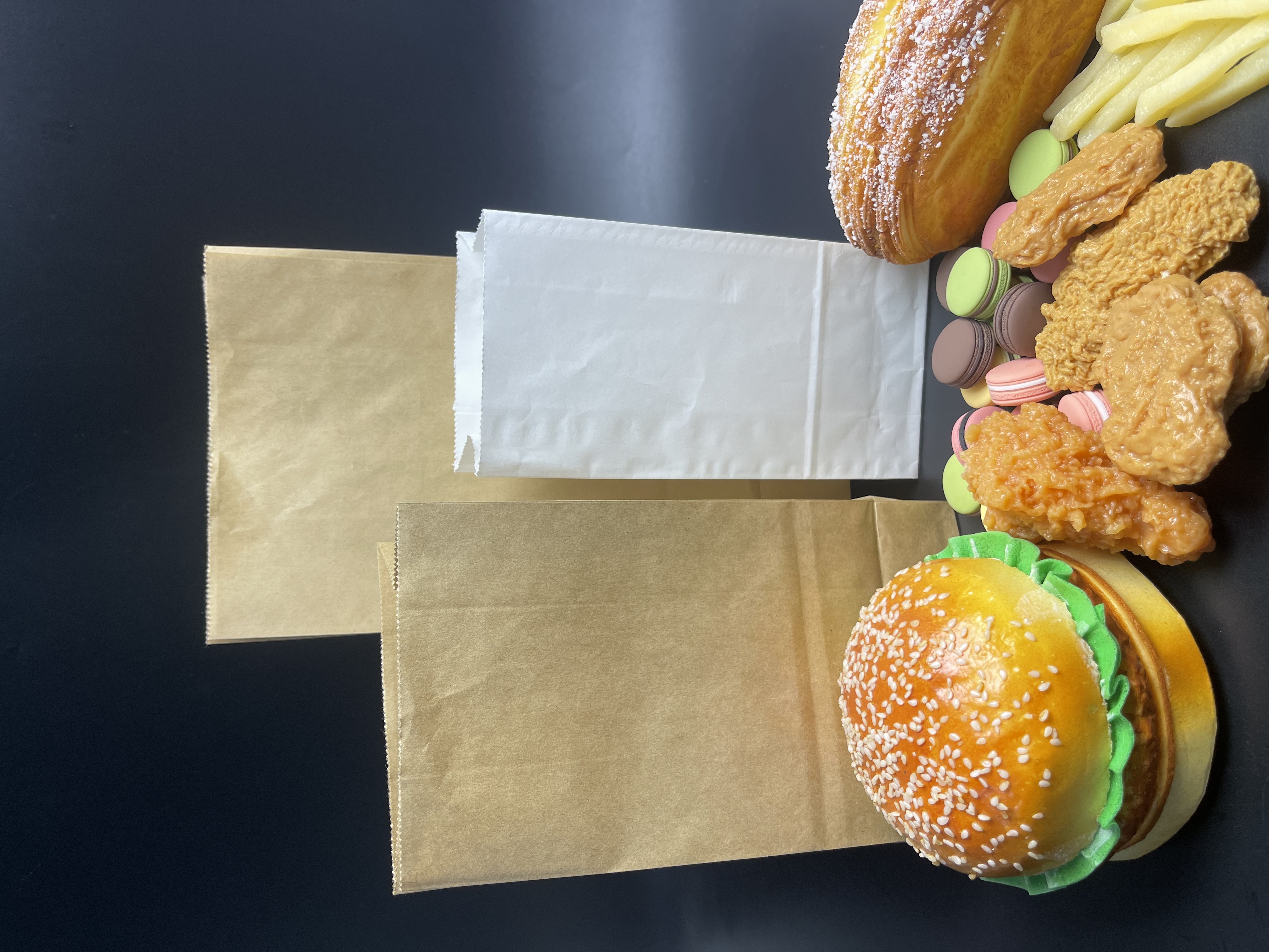 Custom Kraft Paper Bags Eco Friendly Food Packaging Branded Paper Shopping Bags Recyclable Takeout Bakery Bags with Logo