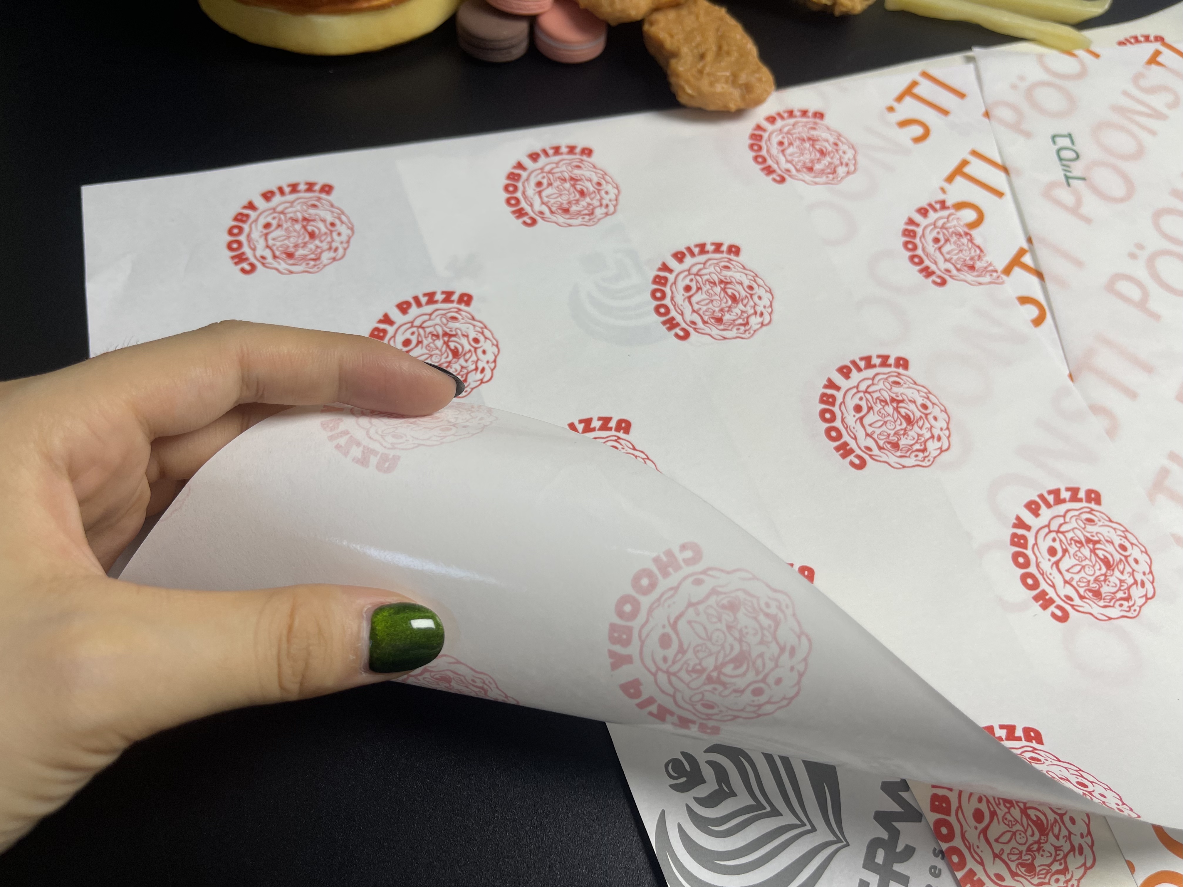 Wholesale Custom Printed Food Grade 28gsm 40gsm 60gsm Greaseproof Baking Sandwich Butter Wax Coated Patty Burger Wrapping Paper